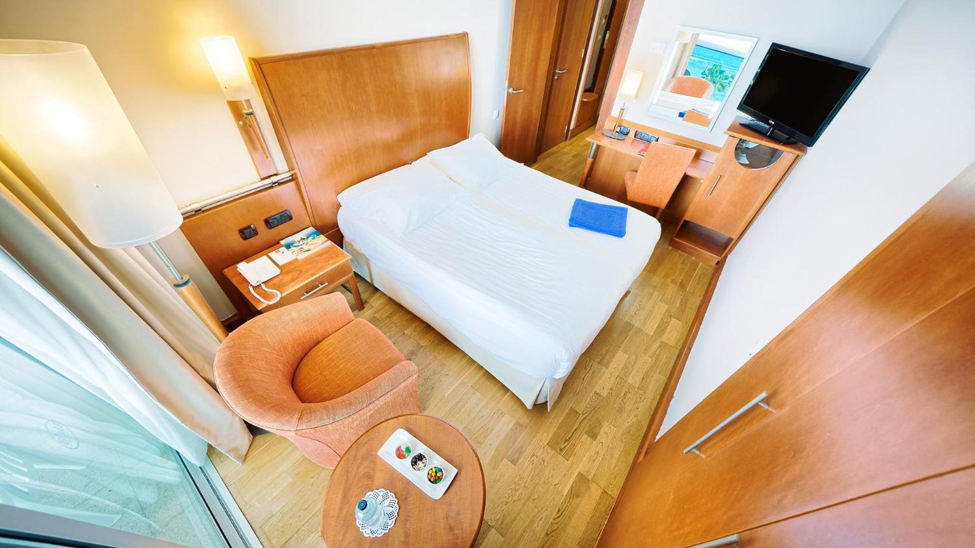 Single Room Spa Acces included