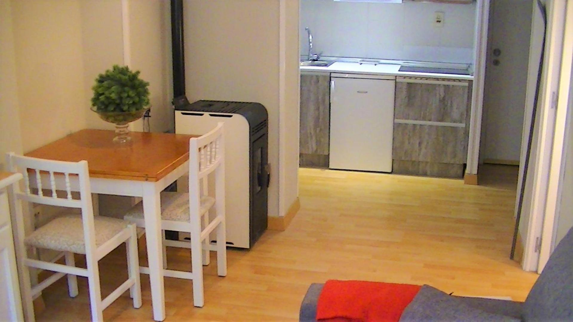 Apartment with Mountain View - Photo 9