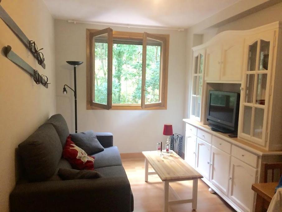 Apartment with Mountain View - Photo 1