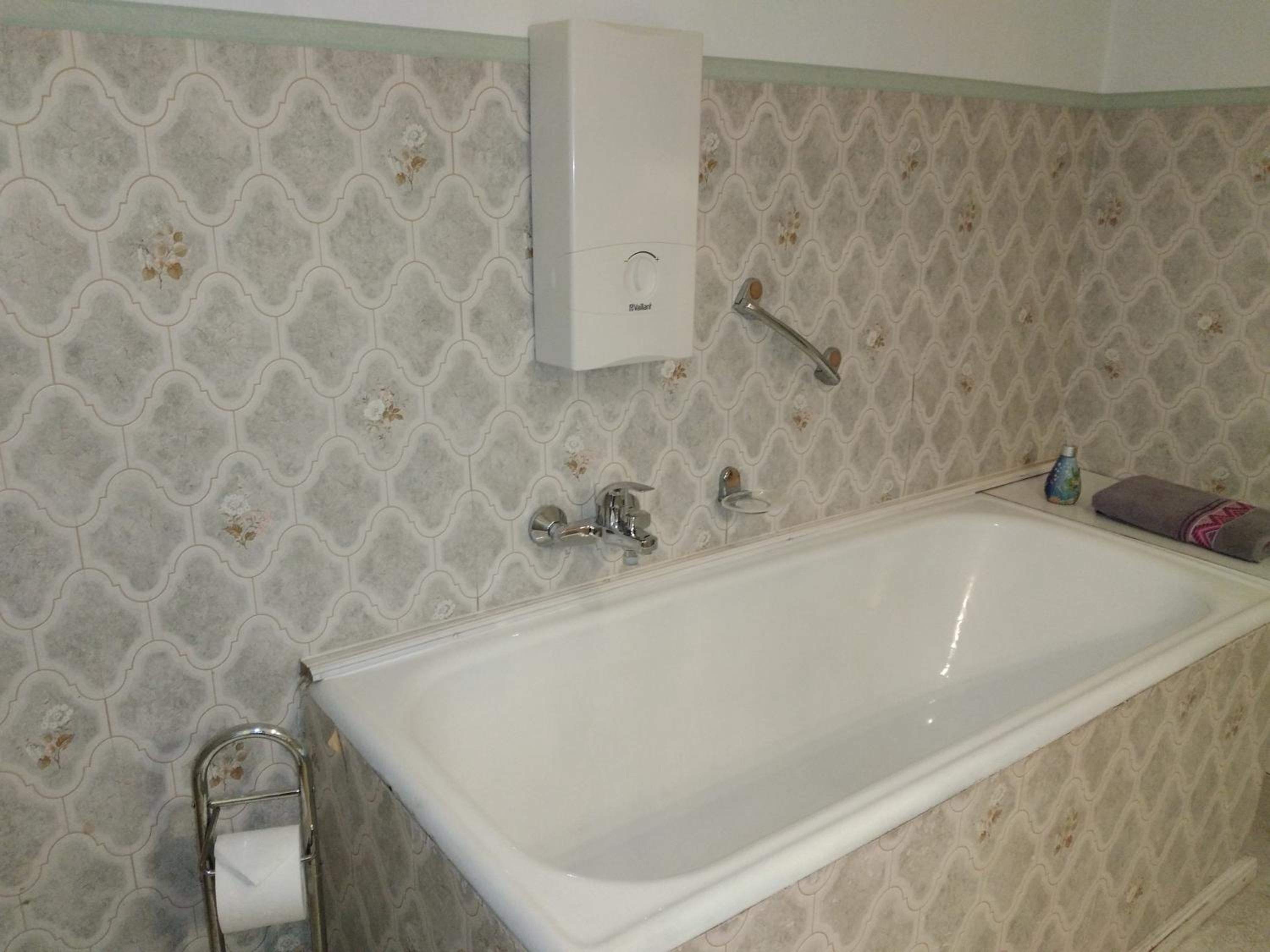 Double Room with Private Bathroom - Photo 7