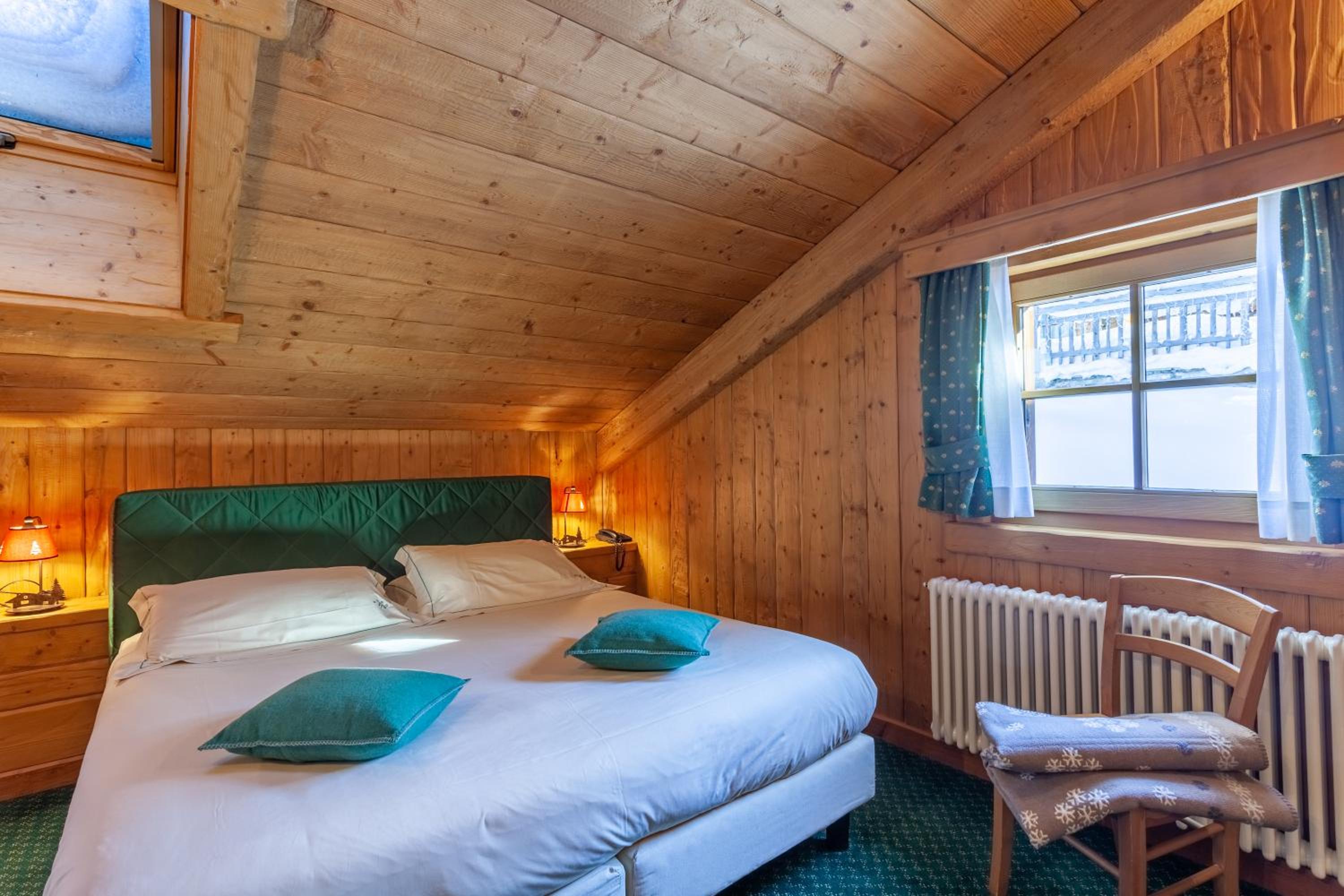 Romantic Chalet (2 Adults) - Photo 10