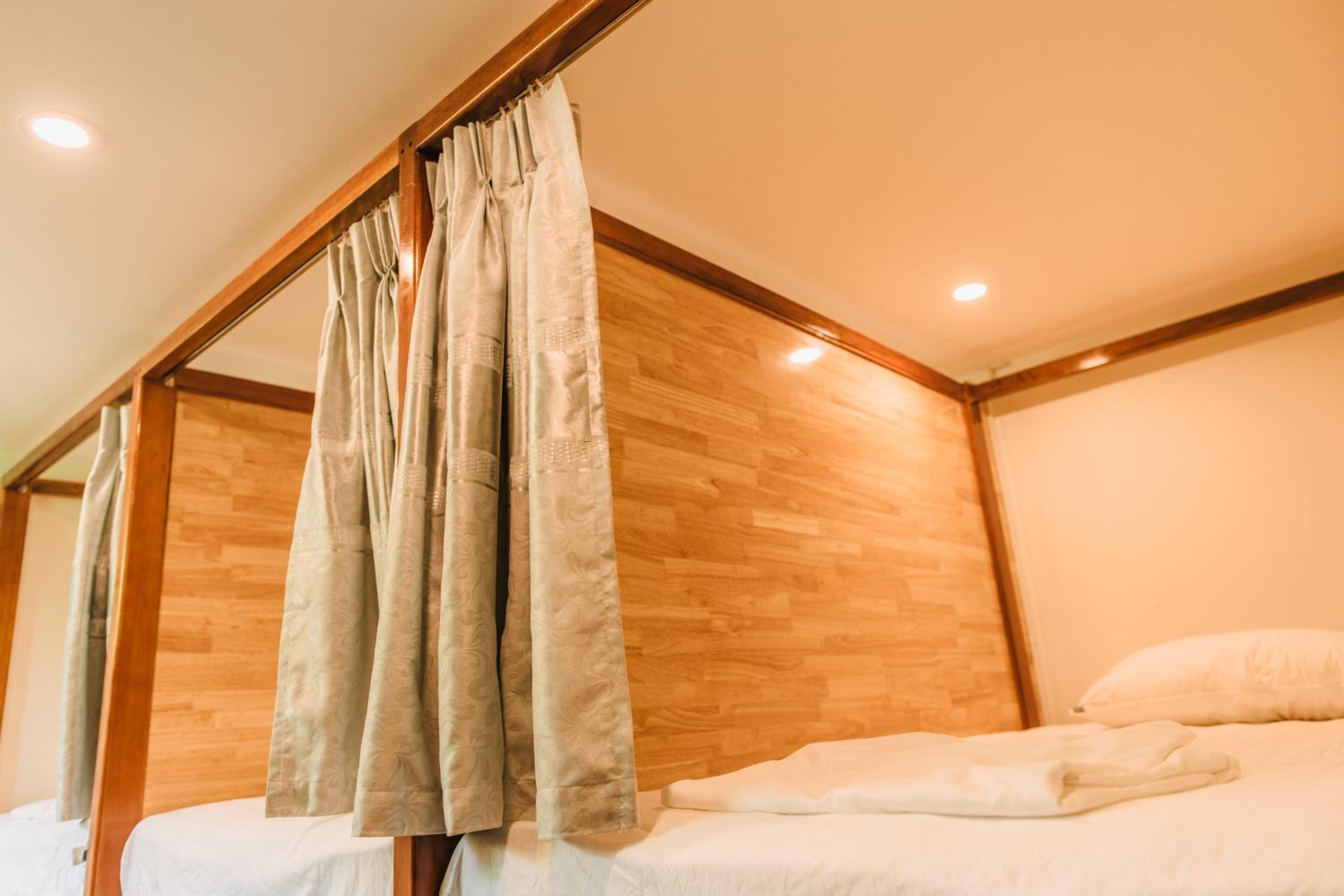 Bed in 6-Bed Mixed Dormitory Room photo 2