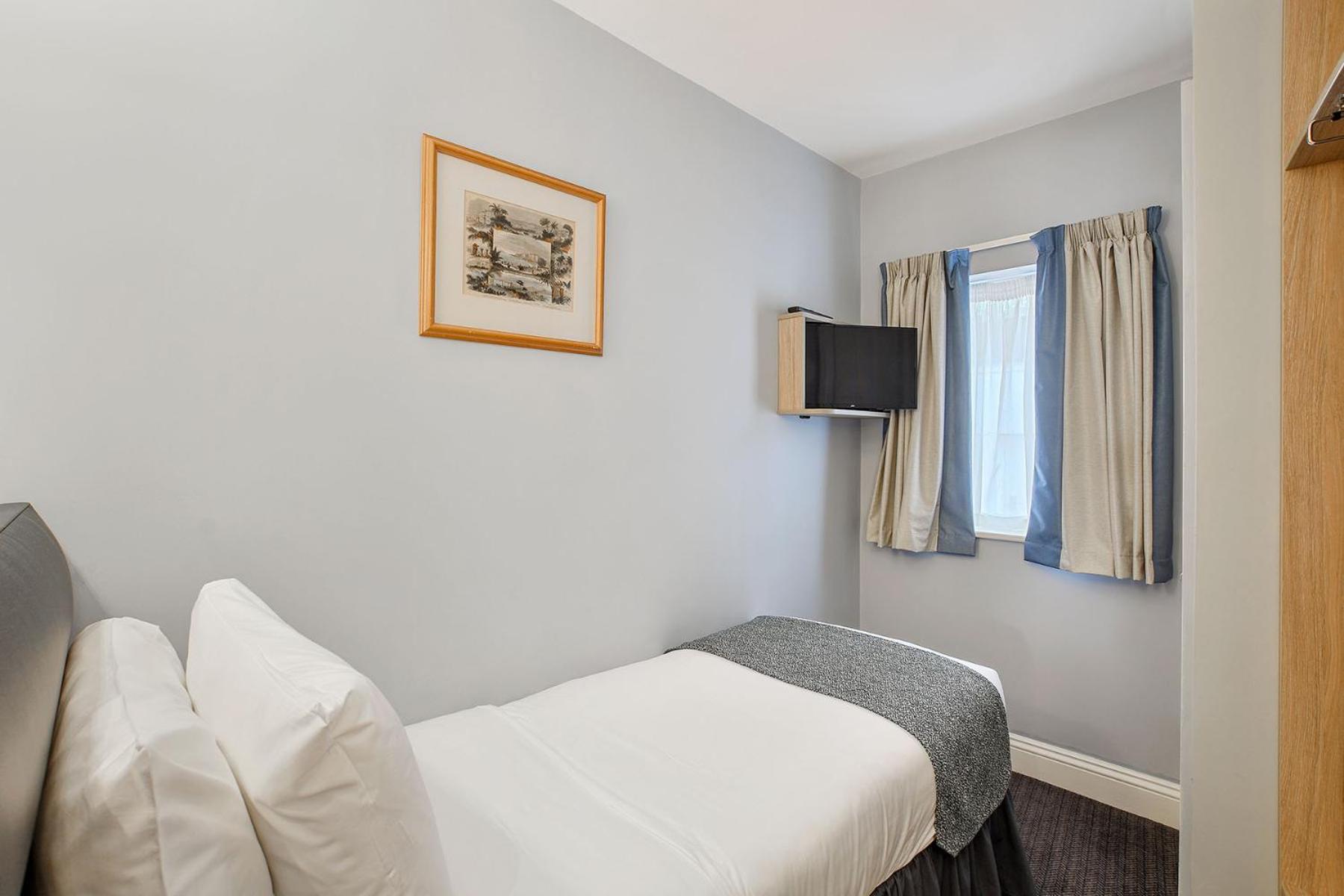 Single Room photo 2