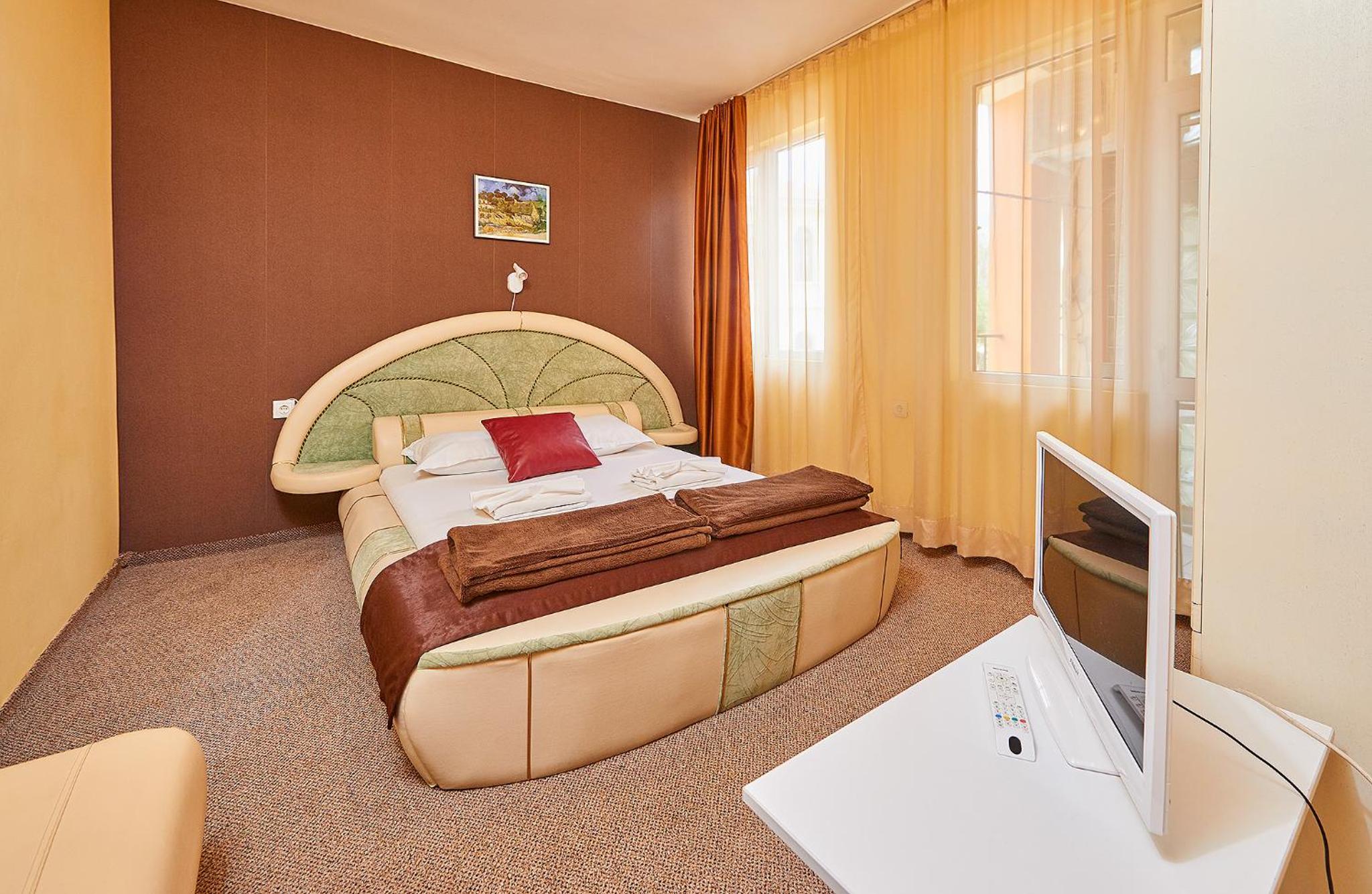 Suite with Balcony - Photo 2