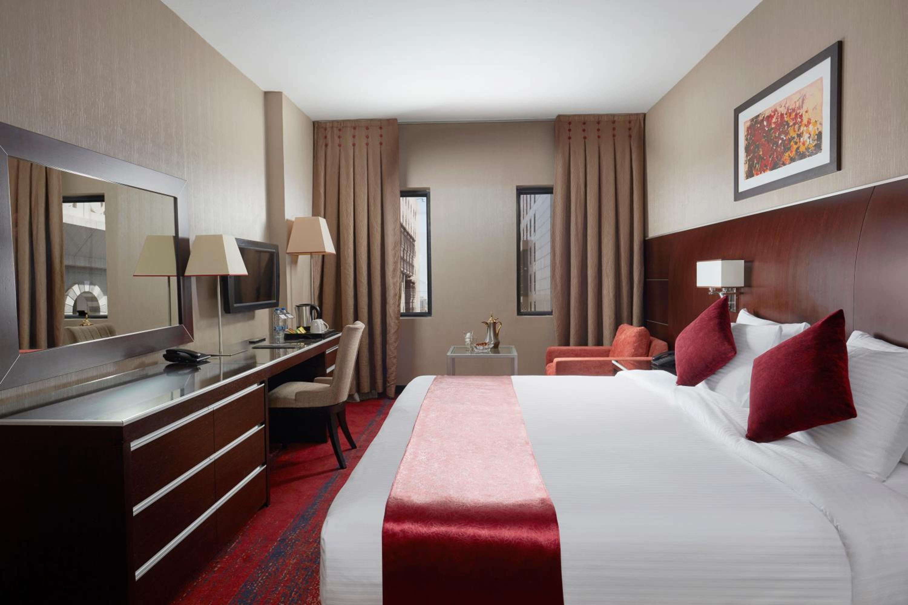 Junior Suite with Queen Bed