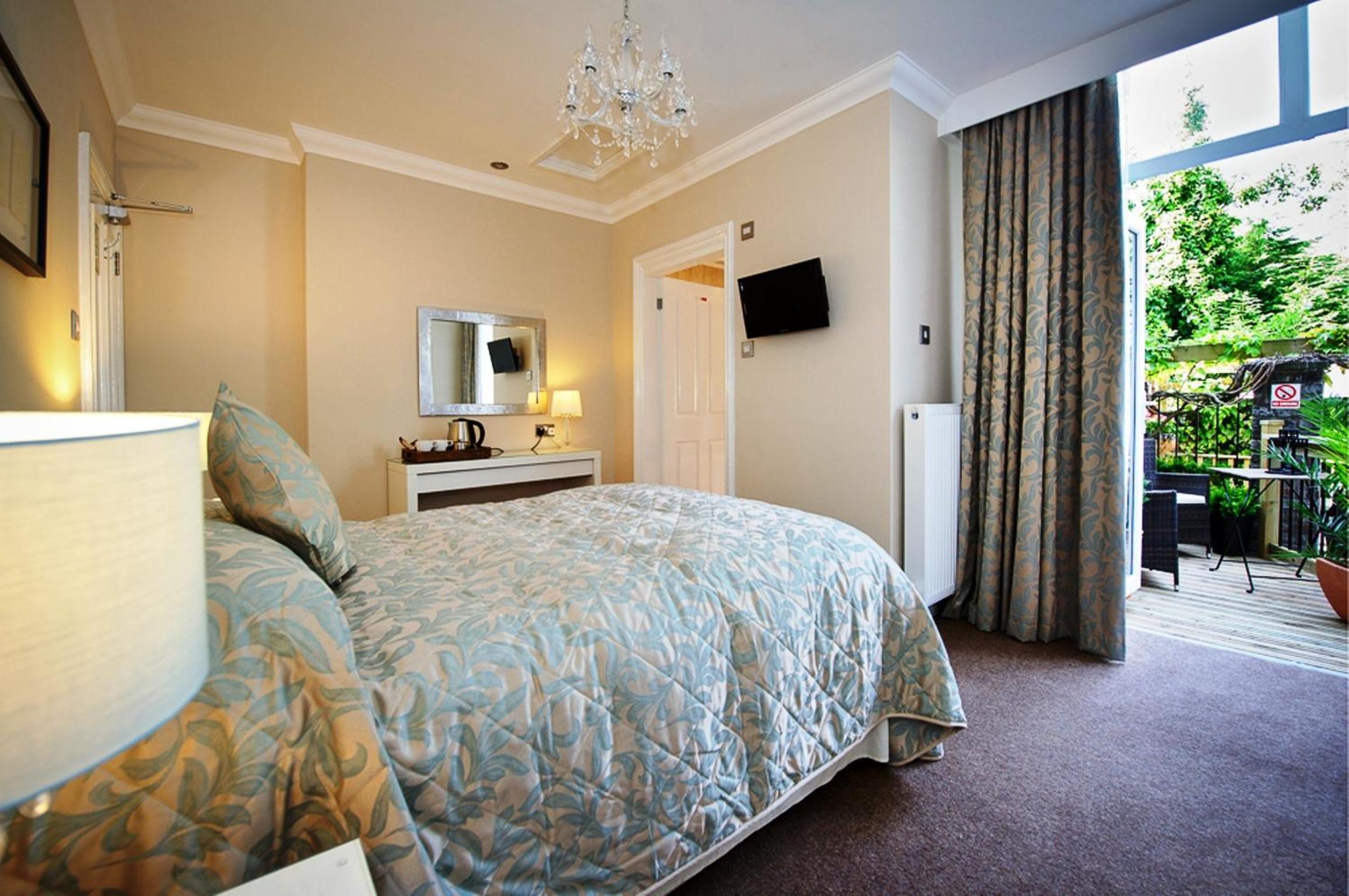 Executive One-Bedroom Apartment