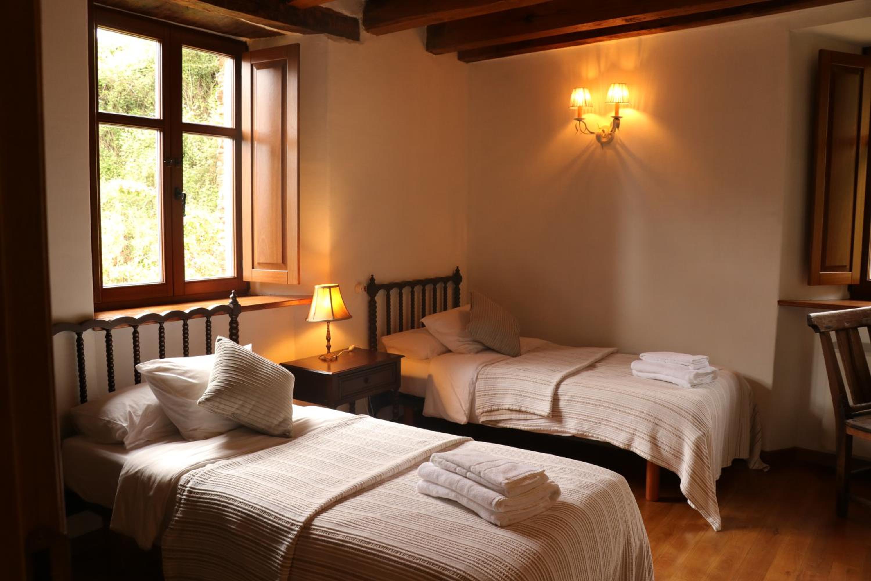 Deluxe Twin Room - Photo 1