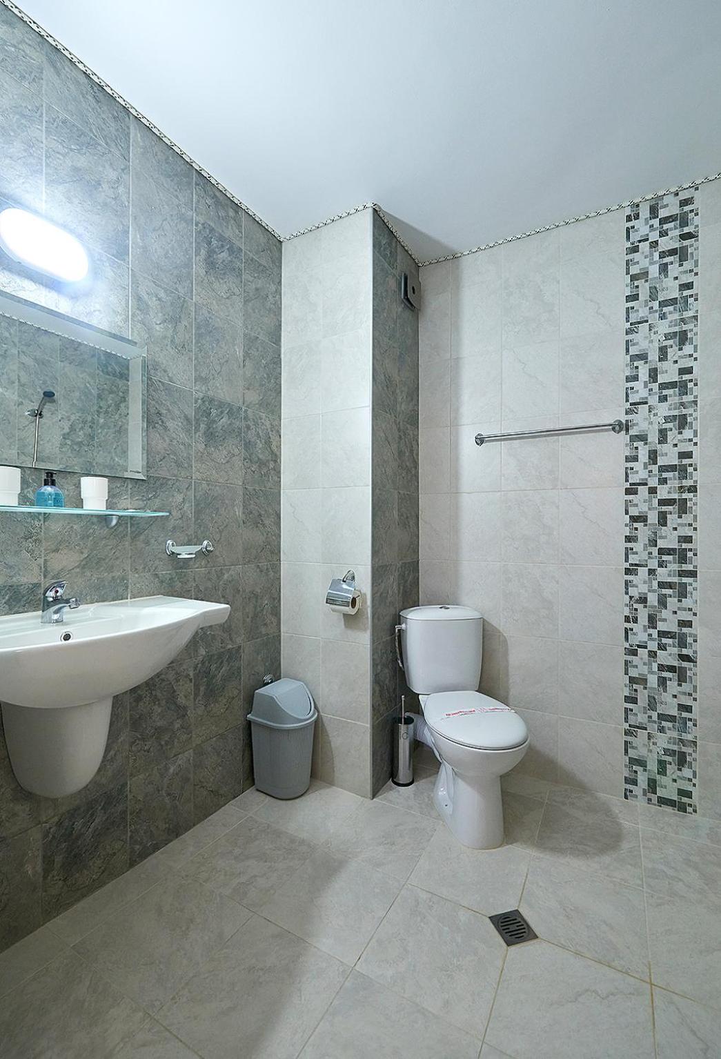 Suite with Balcony - Photo 4