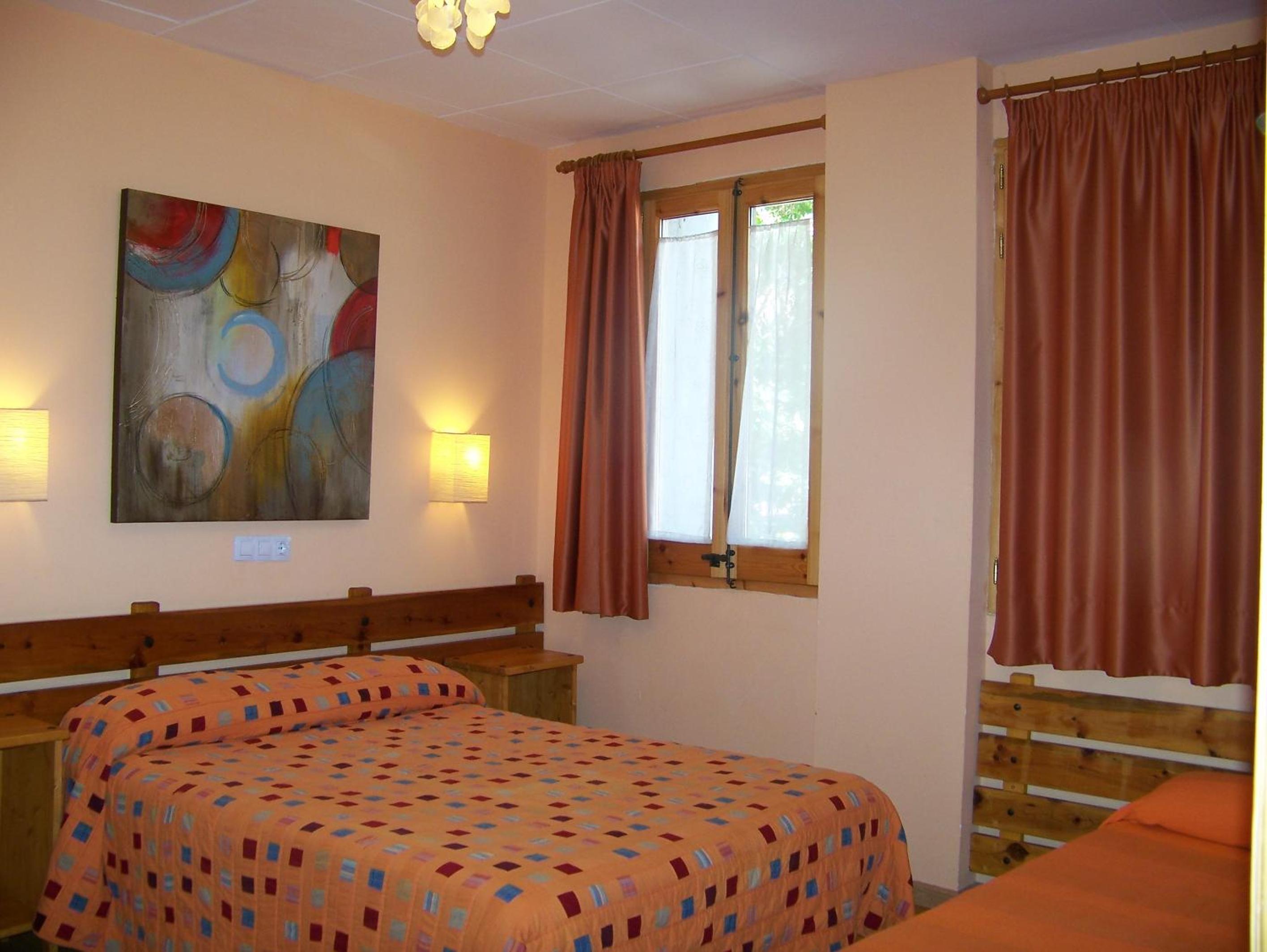 Triple Room (2 Adults + 1 Child) photo 3