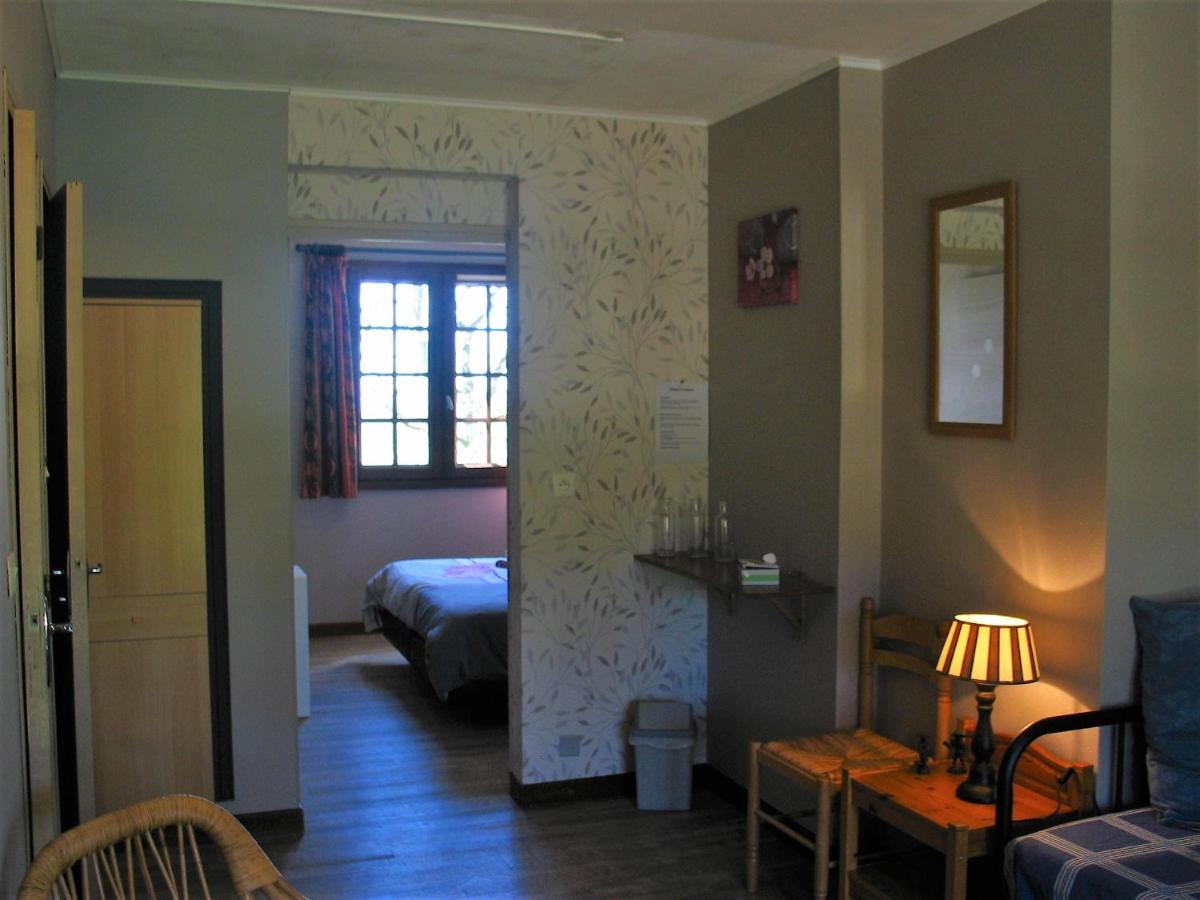 Triple Room with Private Bathroom photo 3
