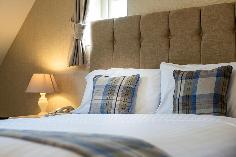 Standard Double Room - Photo 11