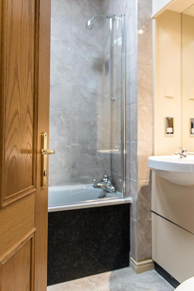 Standard Double Room - Photo 19