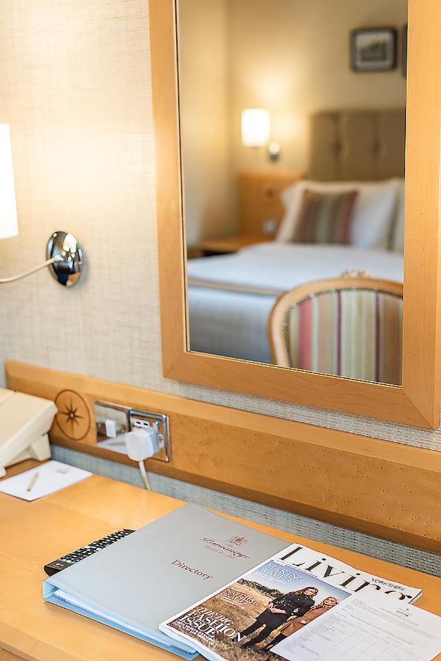Standard Double Room - Photo 9