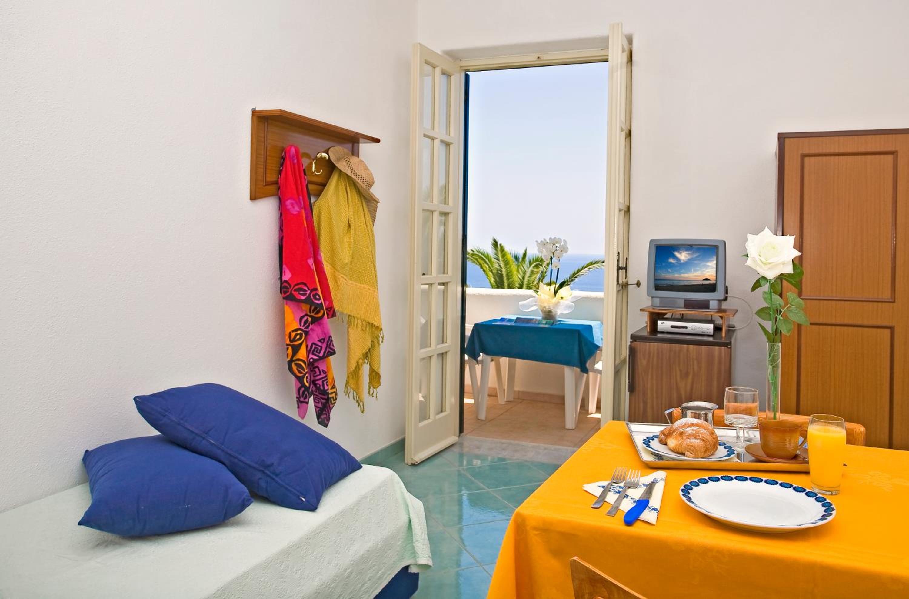 Double Room with Balcony and Sea View