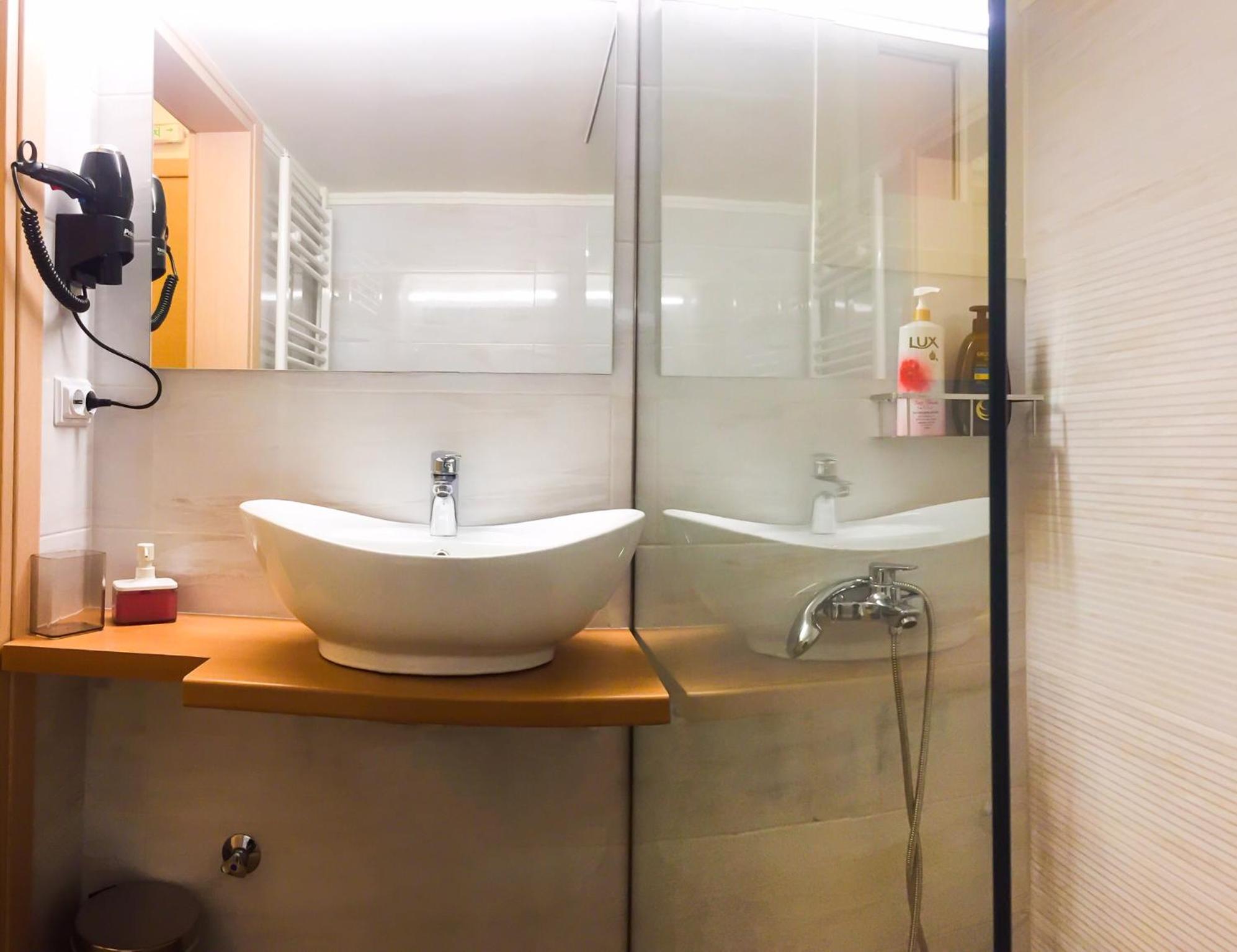 One-Bedroom Apartment - Photo 16