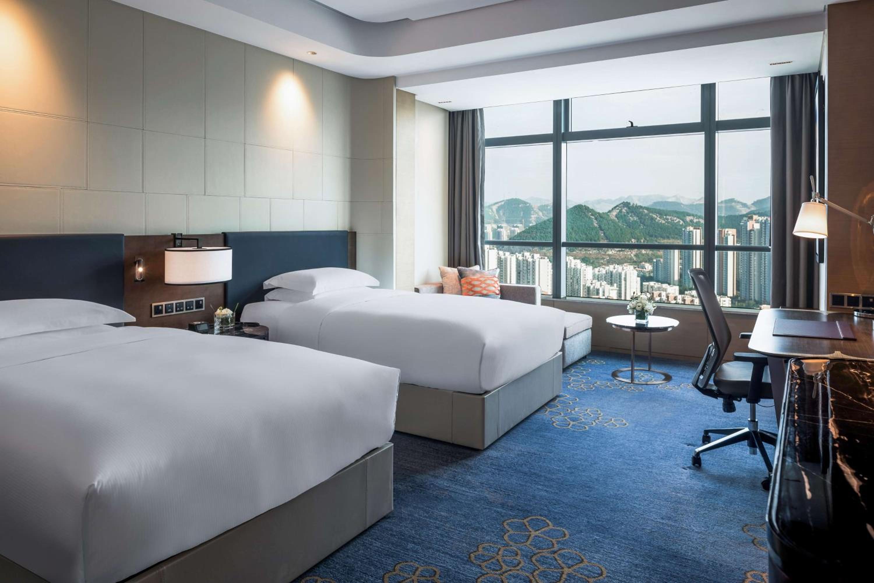 Deluxe Twin Room with Mountain View