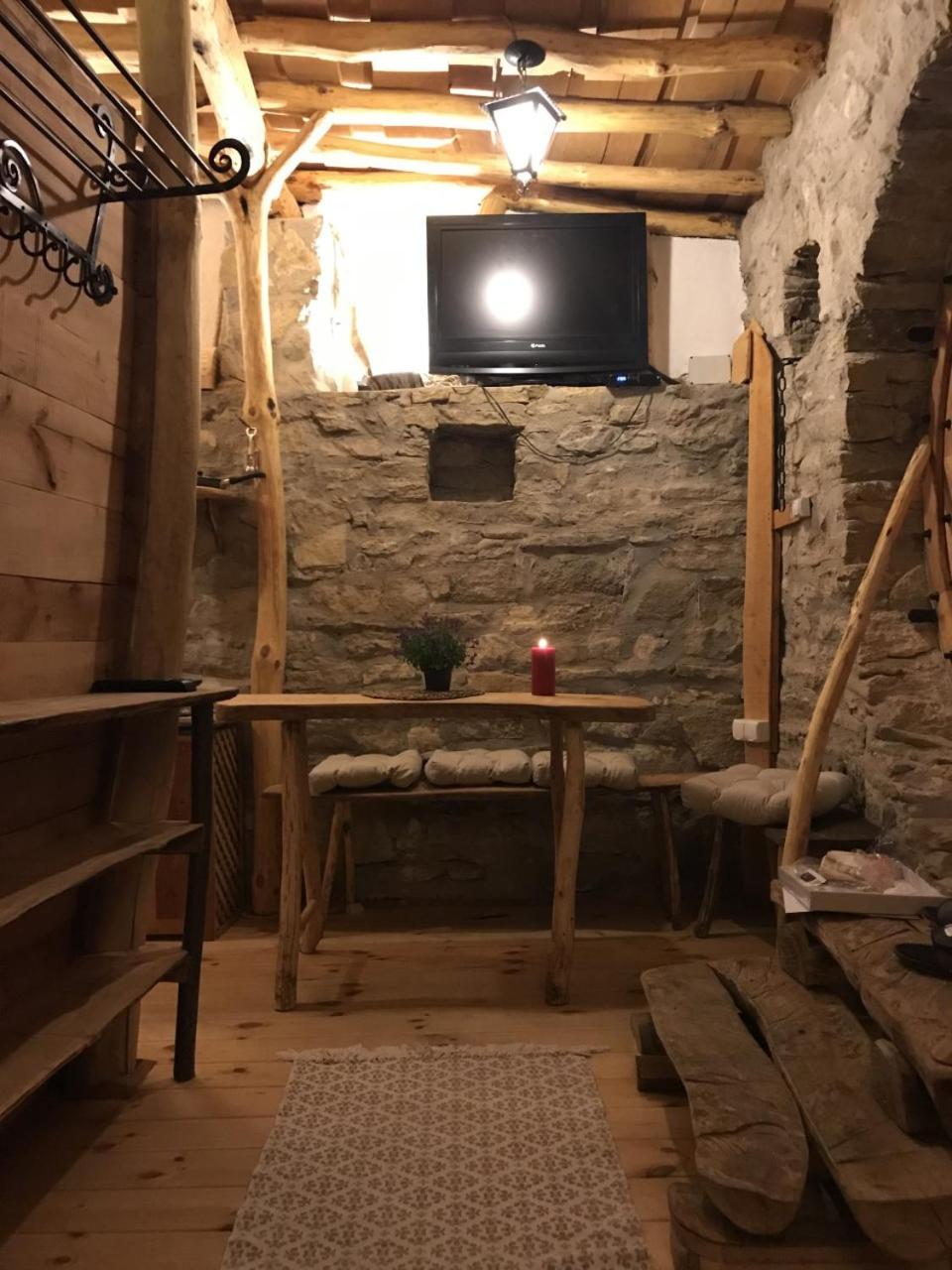 One-Bedroom Apartment - Photo 48