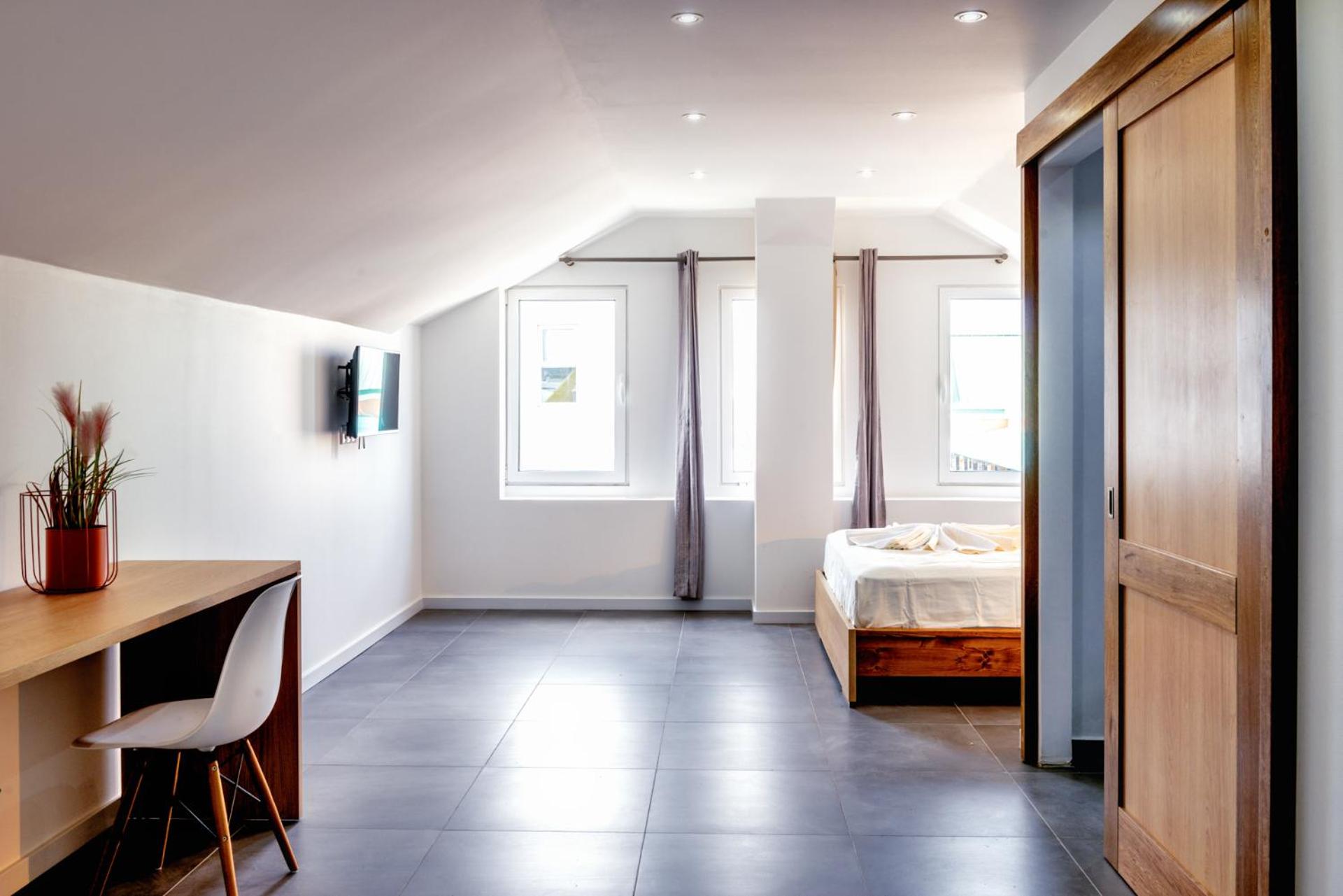 Deluxe King Room photo 2