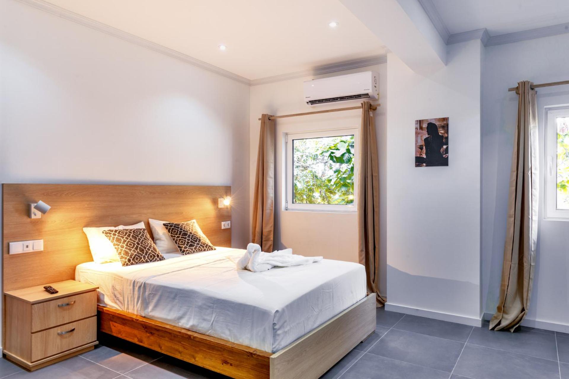 Deluxe Double Room with Balcony photo 3