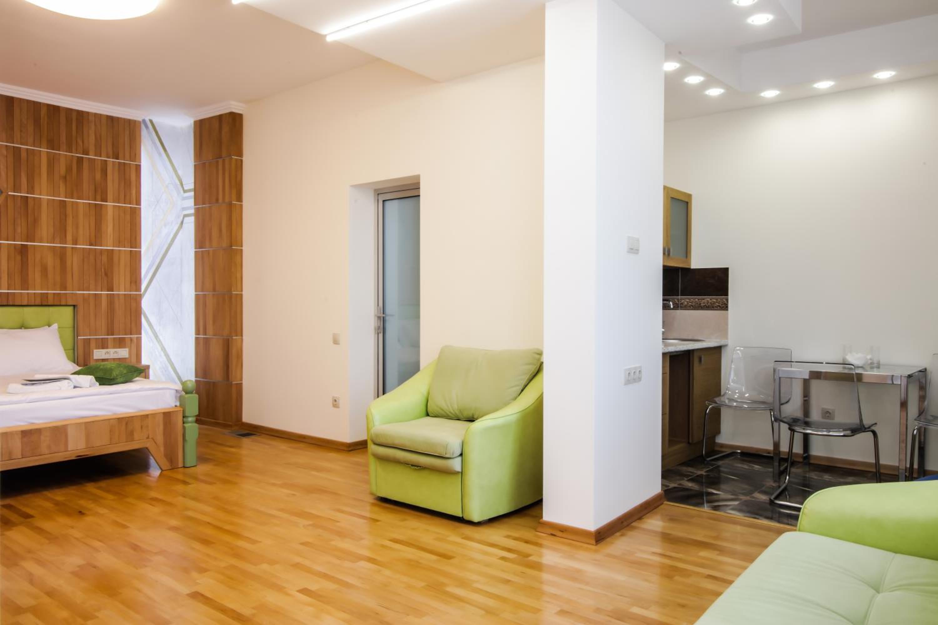 Quadruple Room with Mountain View photo 2