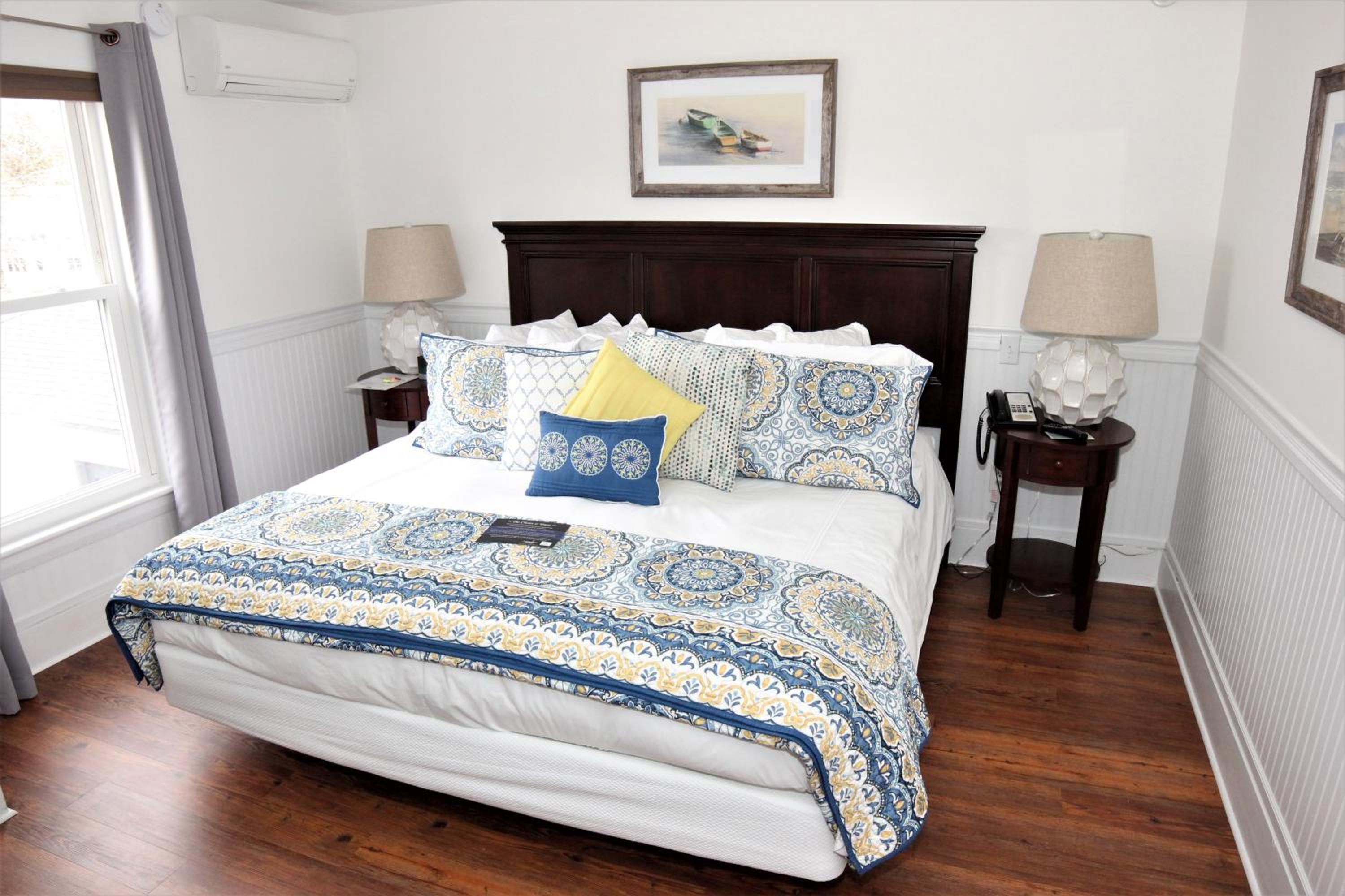 Carriage House King with Sleeper Sofa