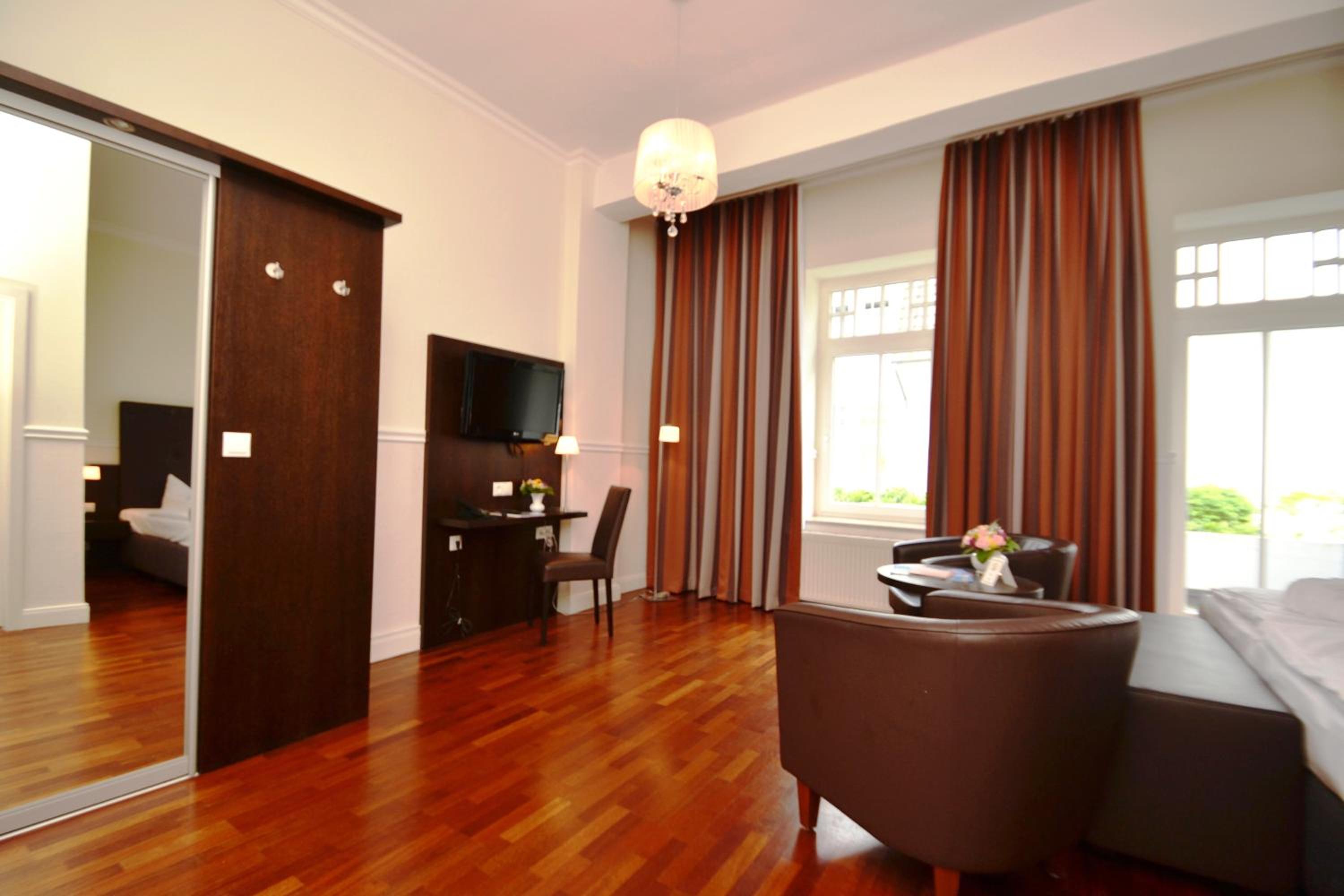 Double Room with Partial Sea View - Photo 12