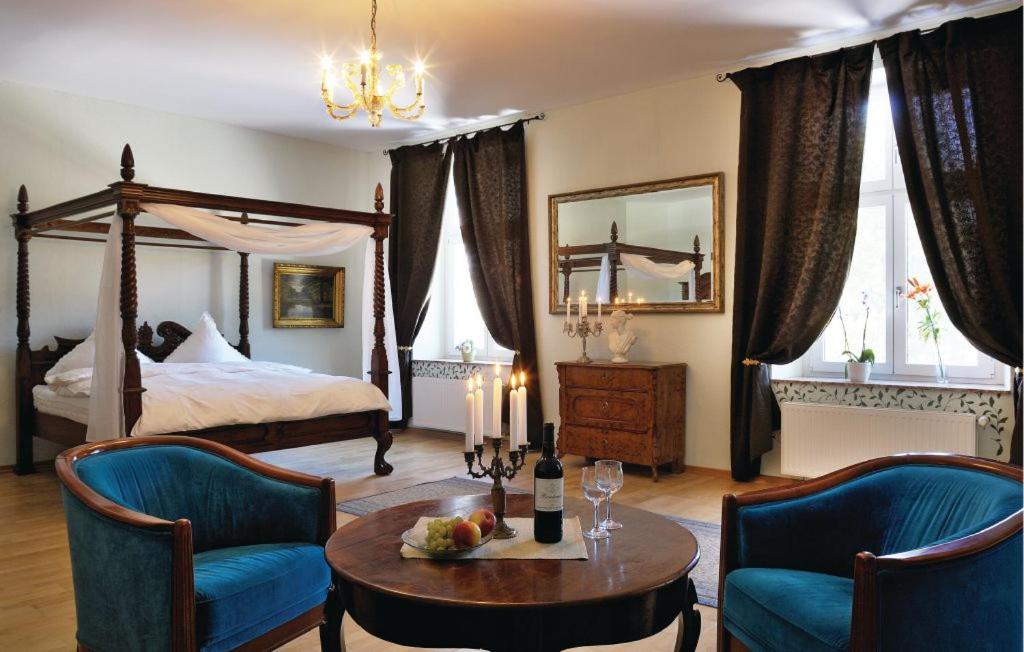 Deluxe Family Suite photo 1