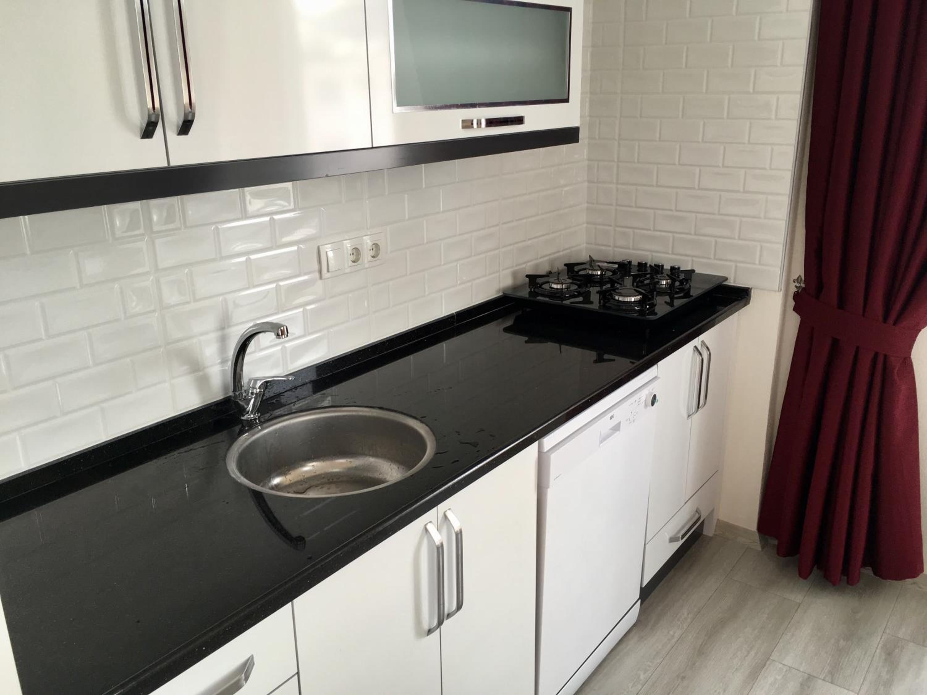 Apartment with Balcony - Photo 20