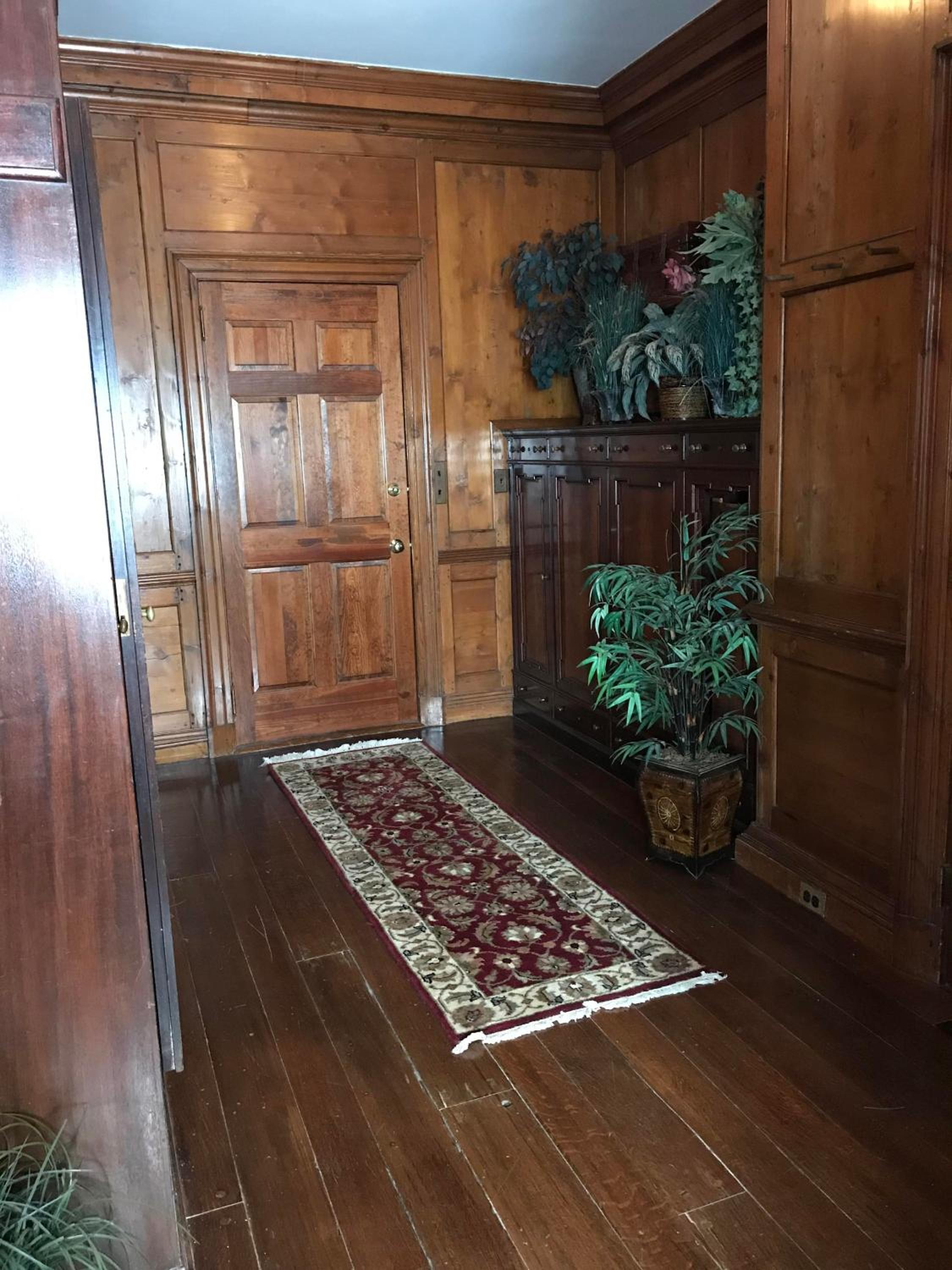 Deluxe King Suite - Photo 2