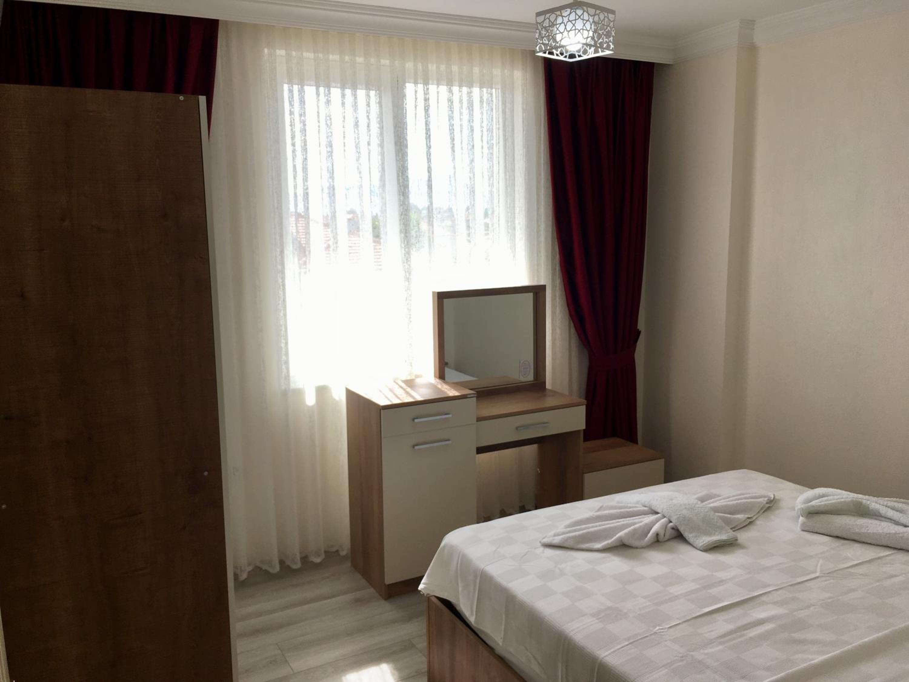 Apartment with Balcony - Photo 10