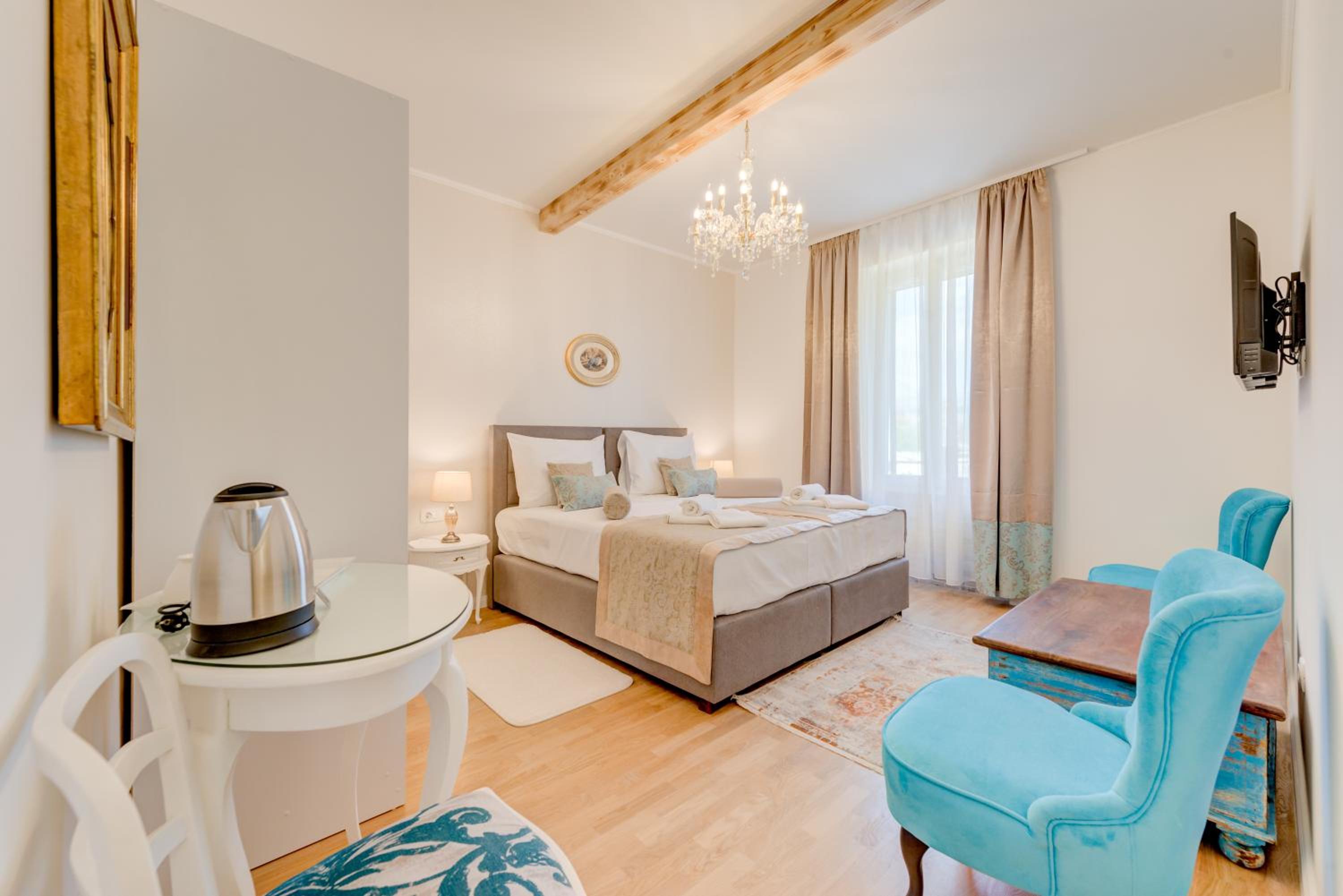 Deluxe Double or Twin Room photo 1