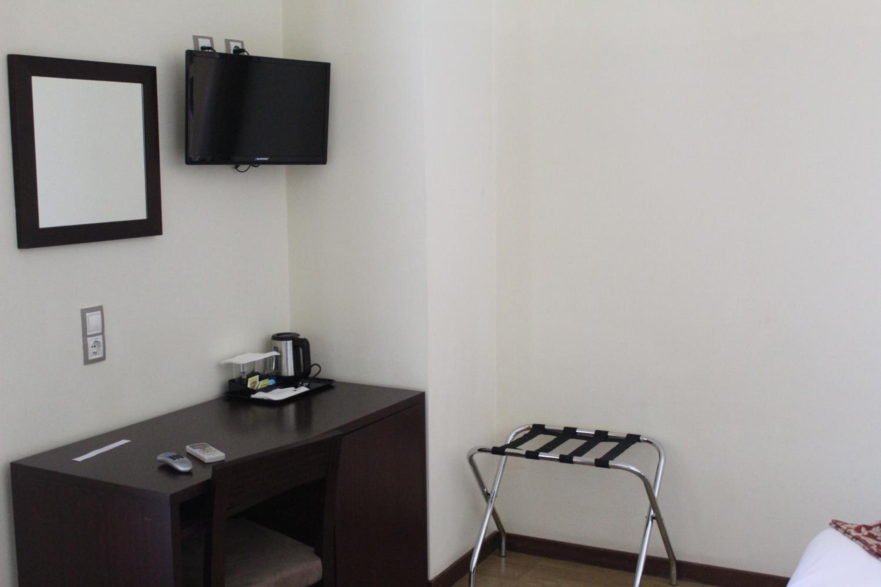 Twin Room - Photo 14