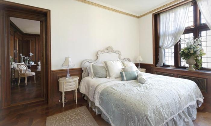Deluxe Queen Suite photo 3