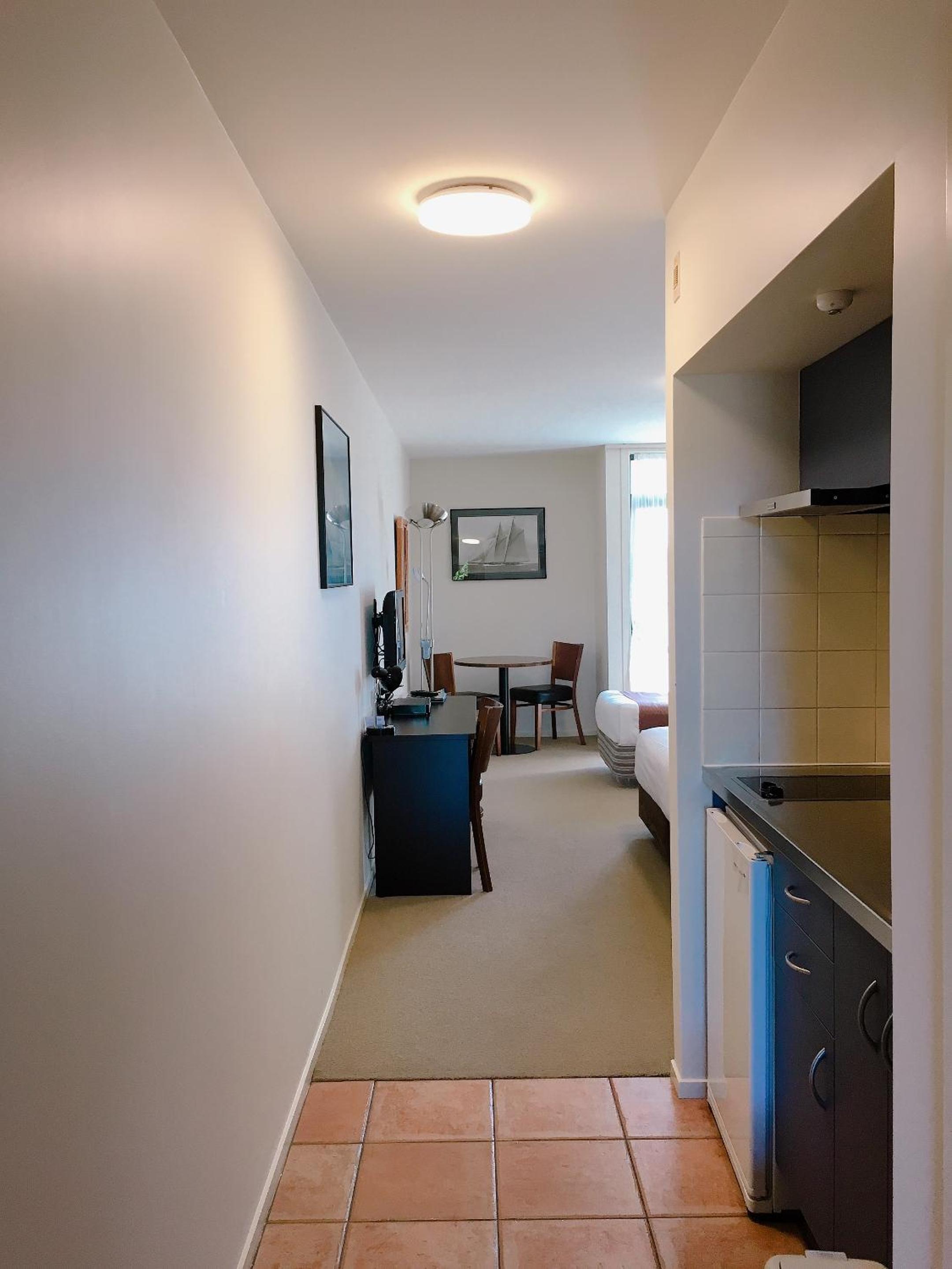 Executive Studio with Spa Bath  - Photo 11
