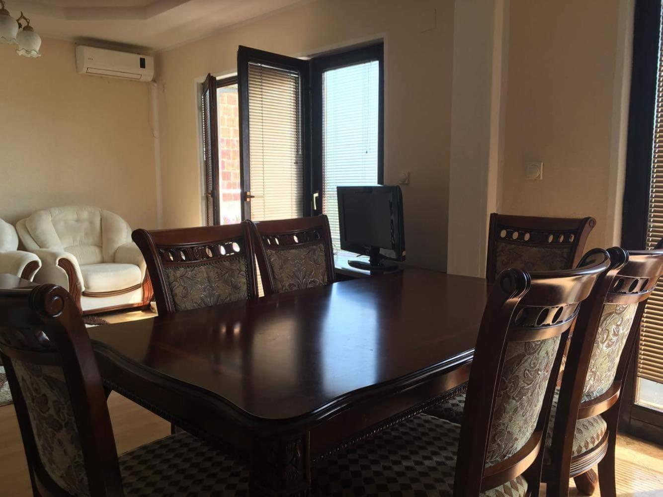 Family Apartment With Balcony And Sea View photo 2