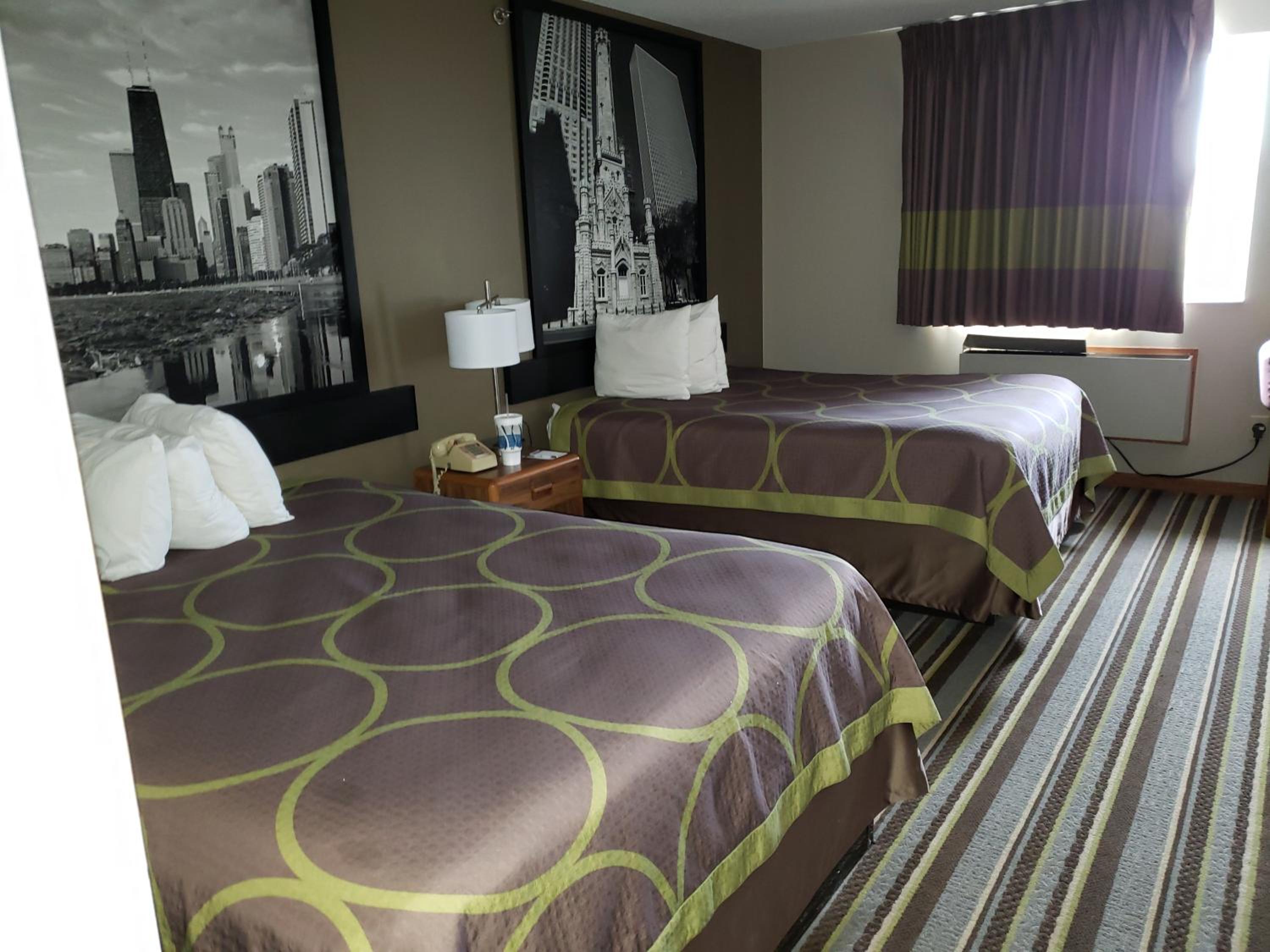 Queen Room With Two Queen Beds - Non-Smoking