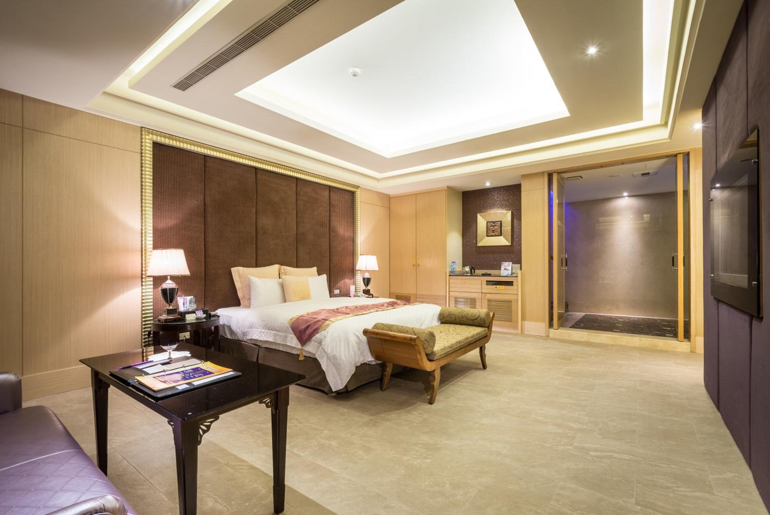 Deluxe Double Room - Check-in after 20:00 - Photo 1