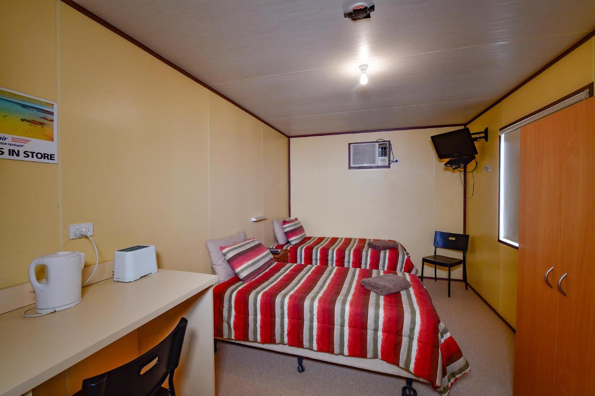 Deluxe Double Room with Shower photo 2