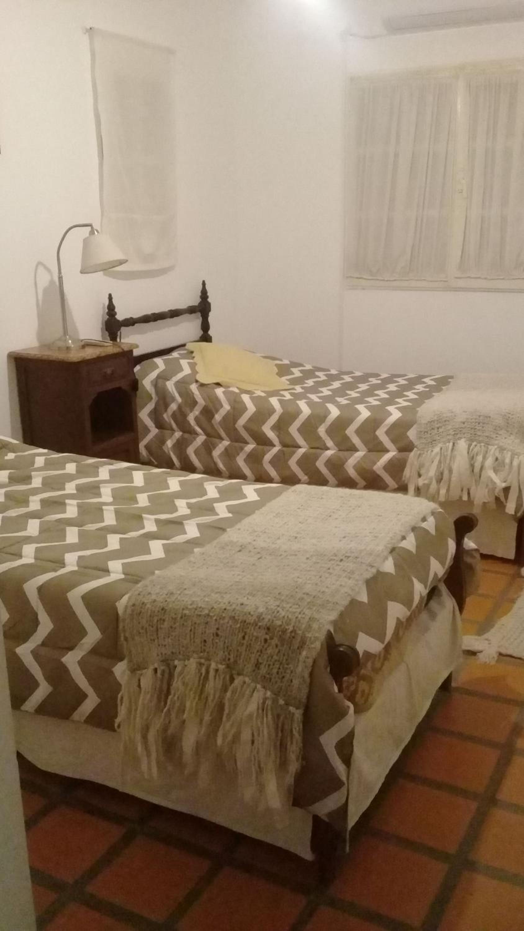 Standard Twin Room with Shared Bathroom photo 1