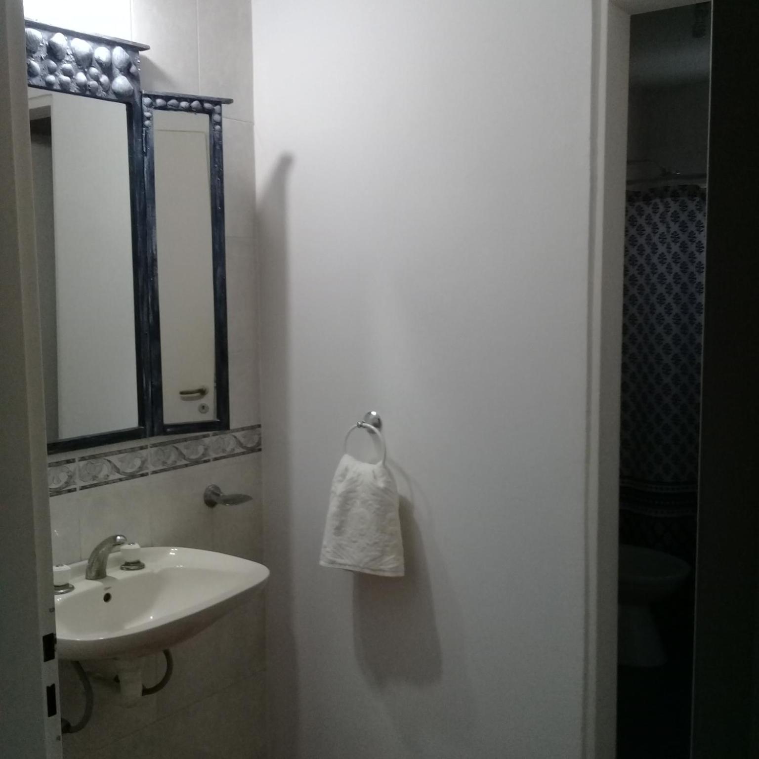 Standard Twin Room with Shared Bathroom photo 3