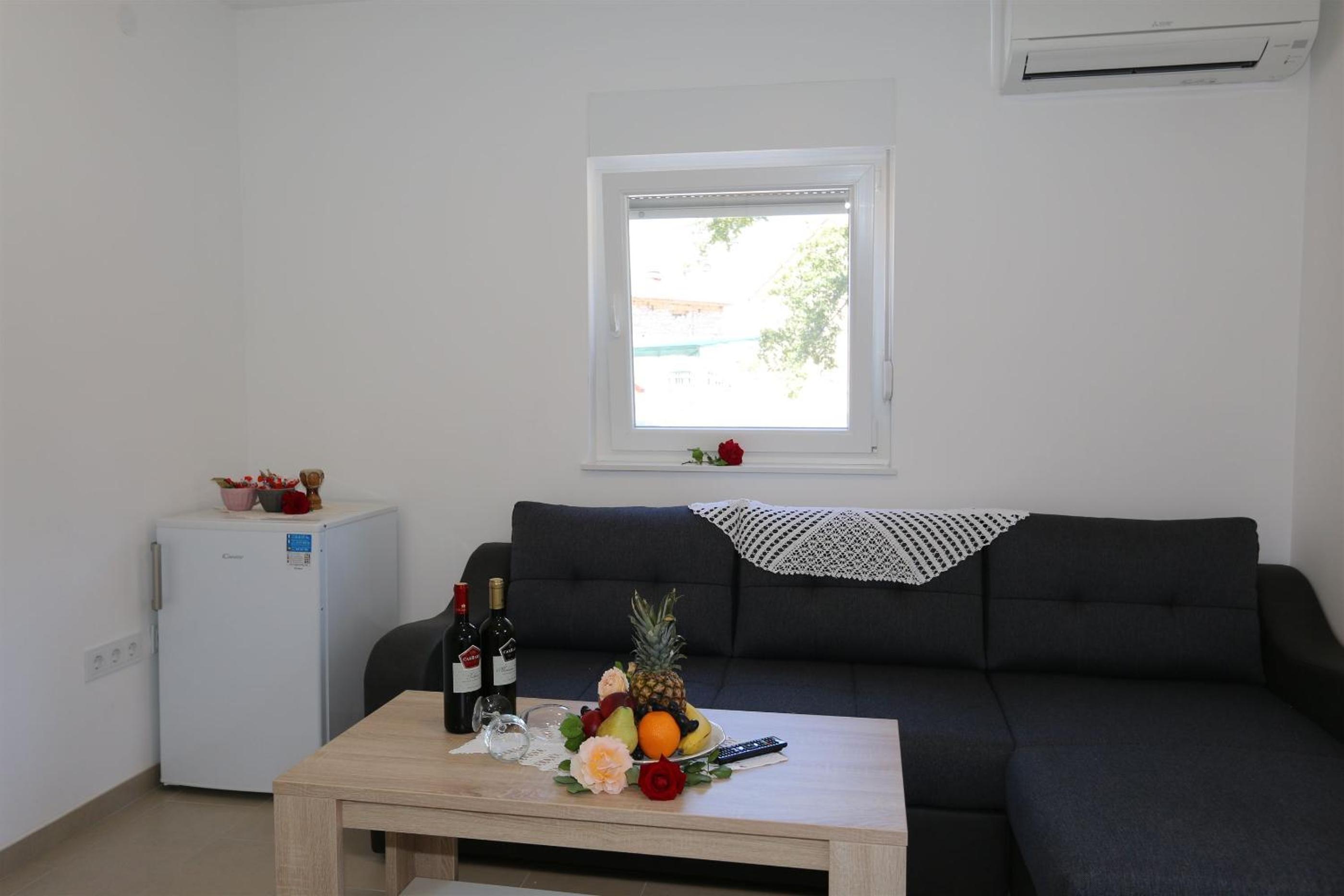One-Bedroom Apartment with Balcony