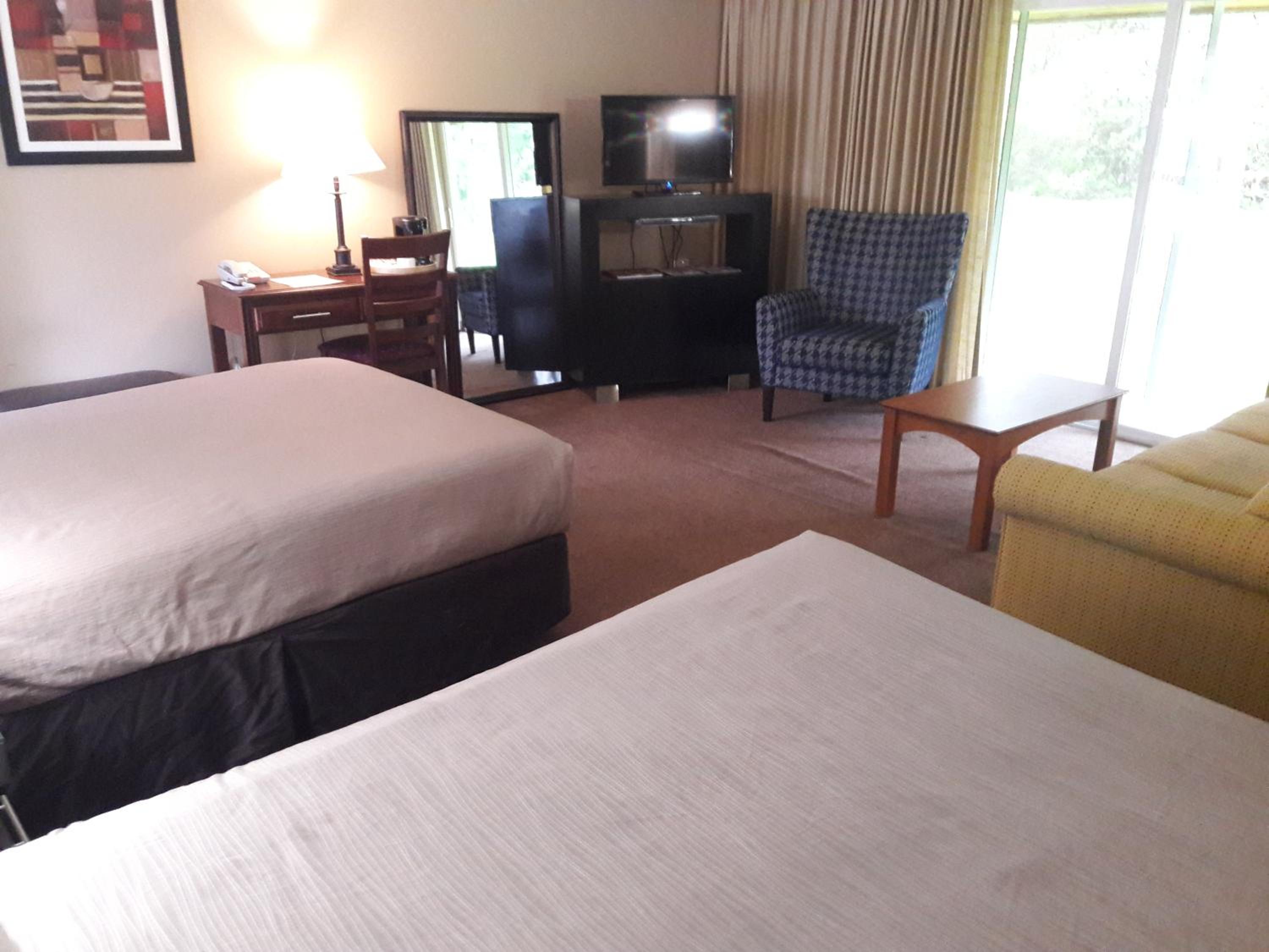 Double Room with Patio - Photo 5