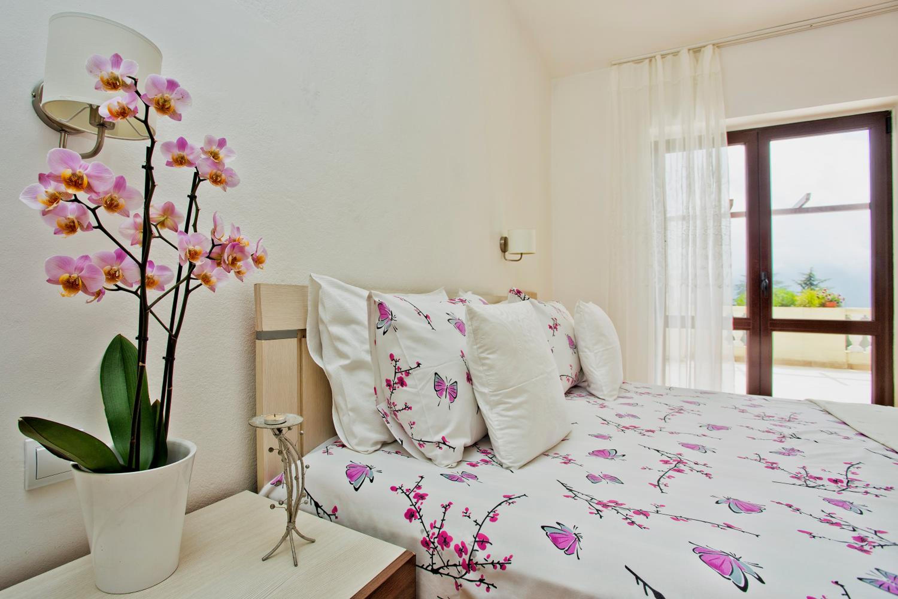 One-Bedroom Apartment With Terrace And Sea View