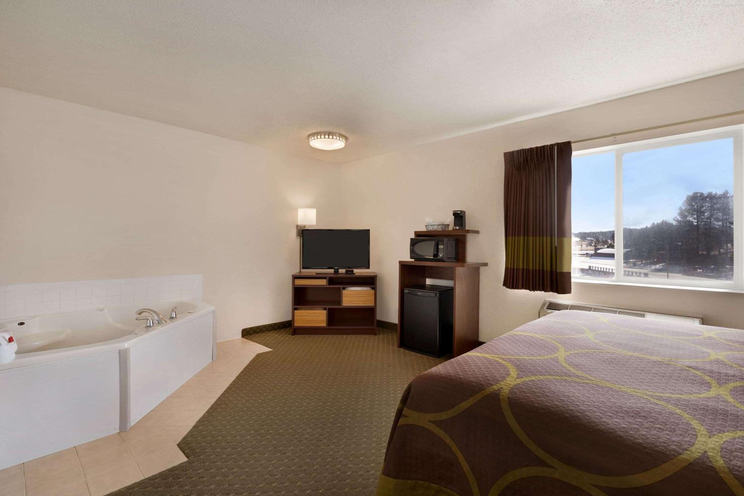 Deluxe King Studio Suite - Non-Smoking - Photo 2