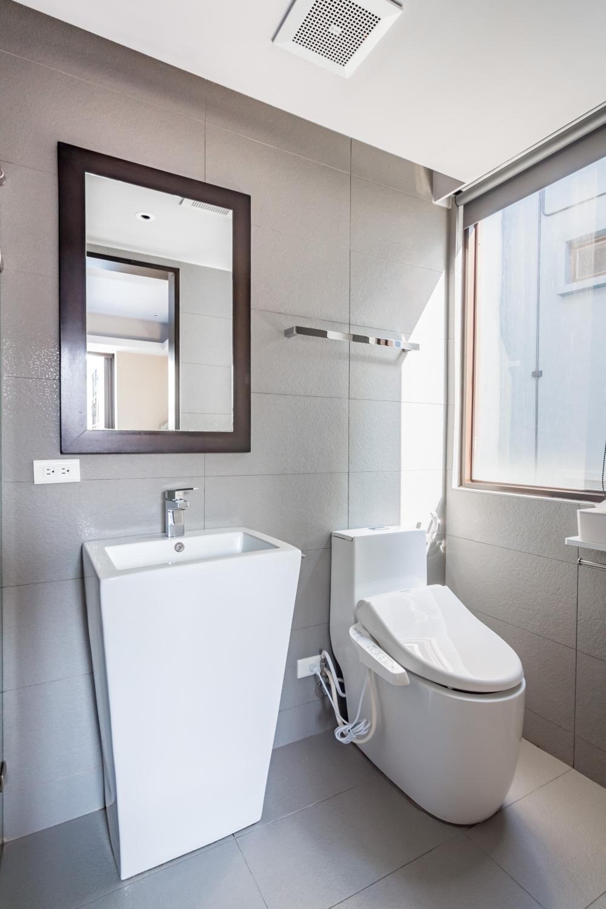 Double Room with Private Bathroom - 4F photo 2