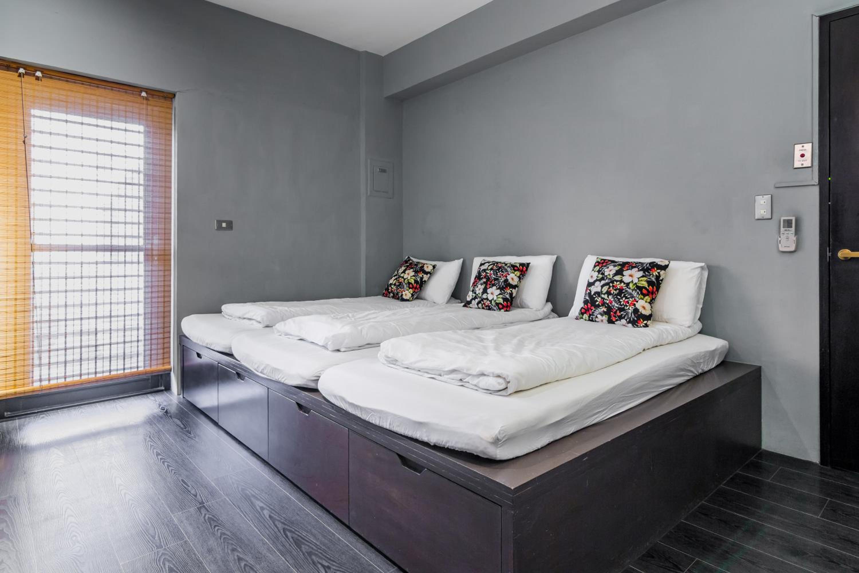 Three-Bedroom Apartment - Photo 11