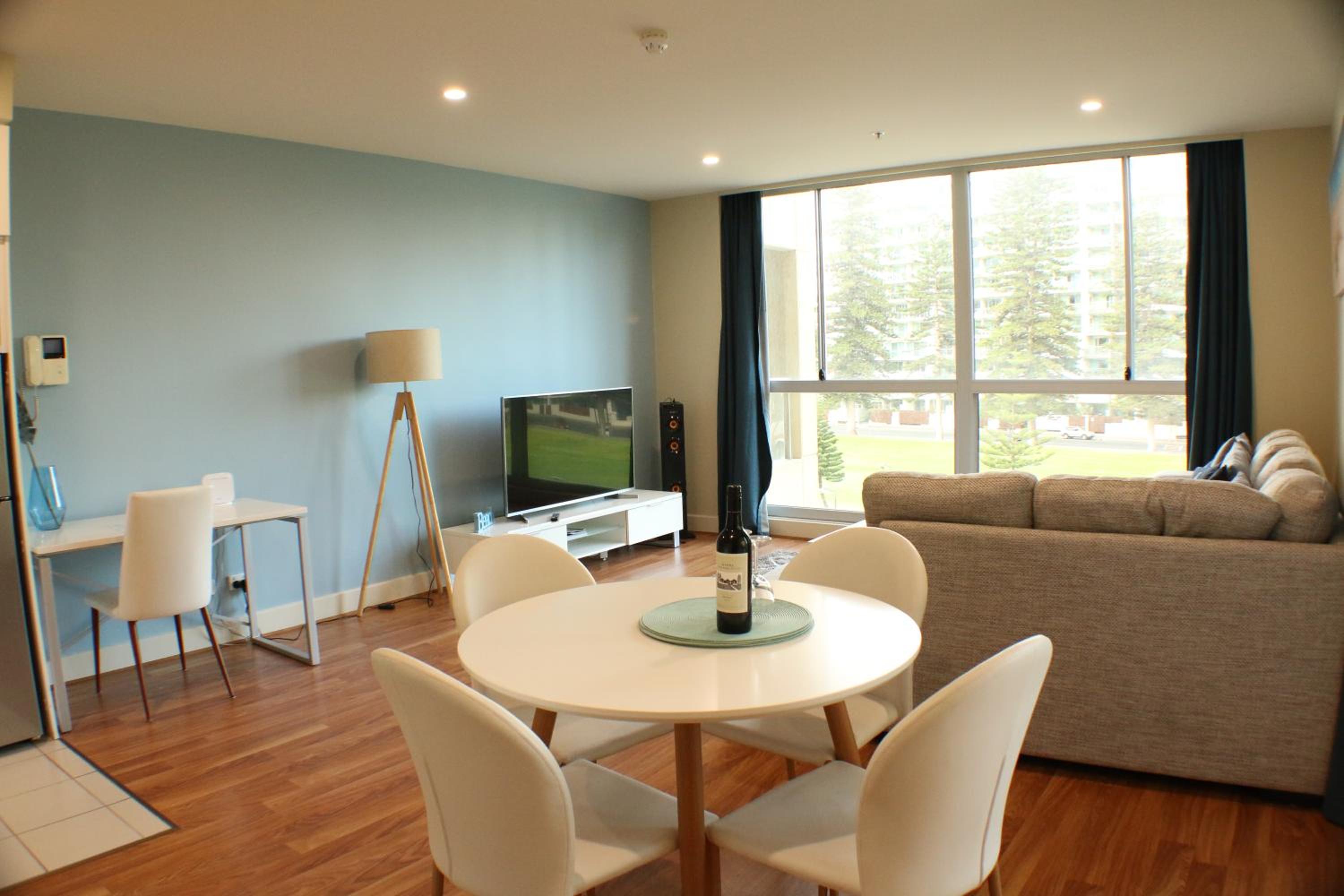 Apartment with Garden View