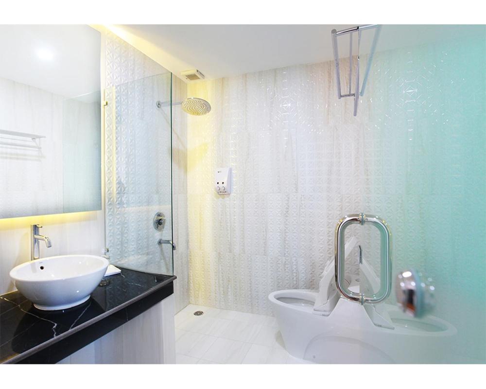 Large Double Room - Photo 4