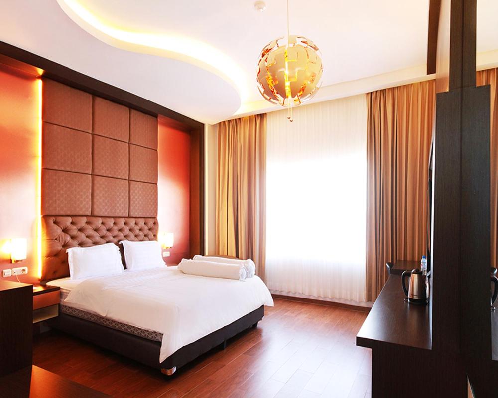 Large Double Room - Photo 1