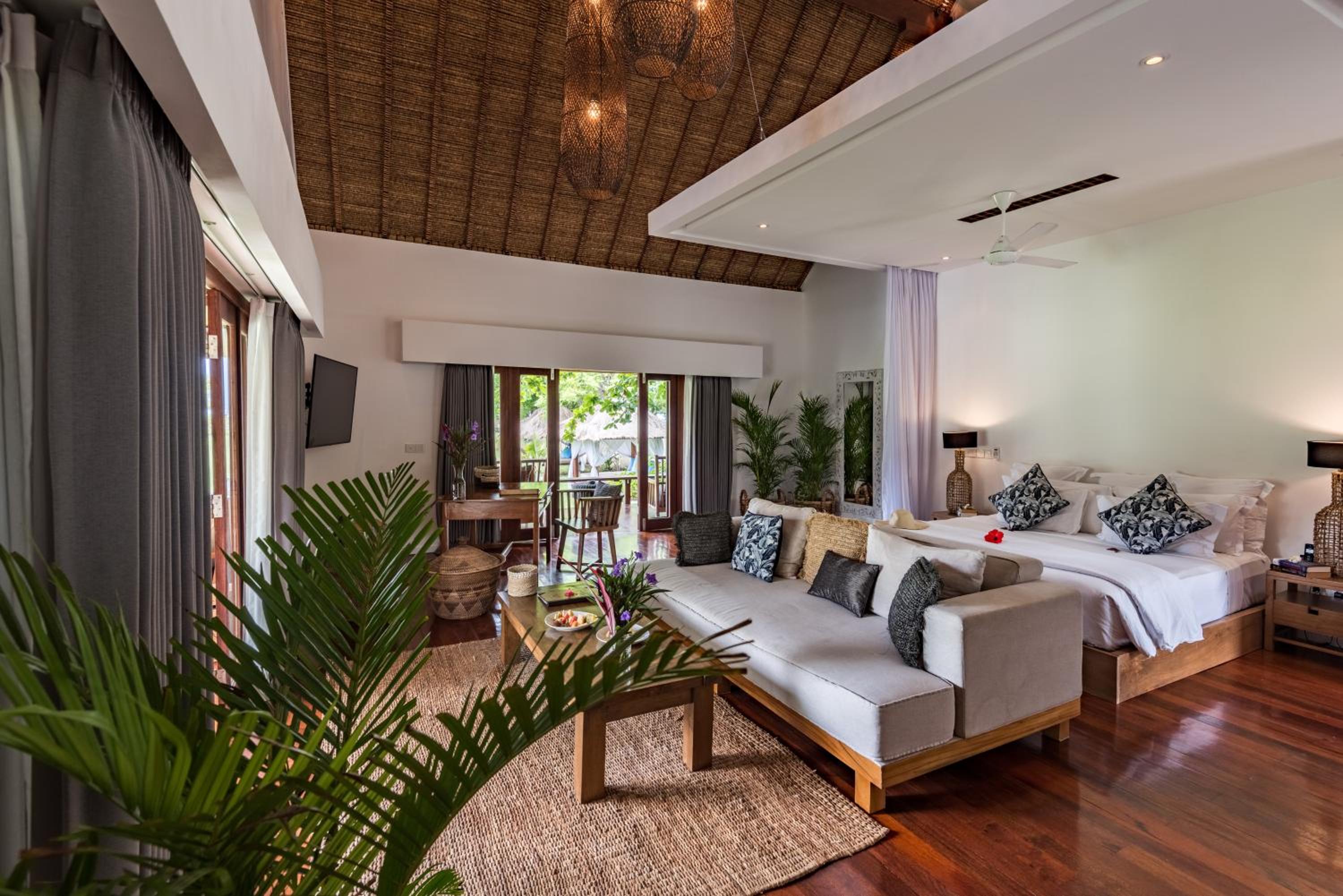 Oceanside Garden View Villa - Photo 1